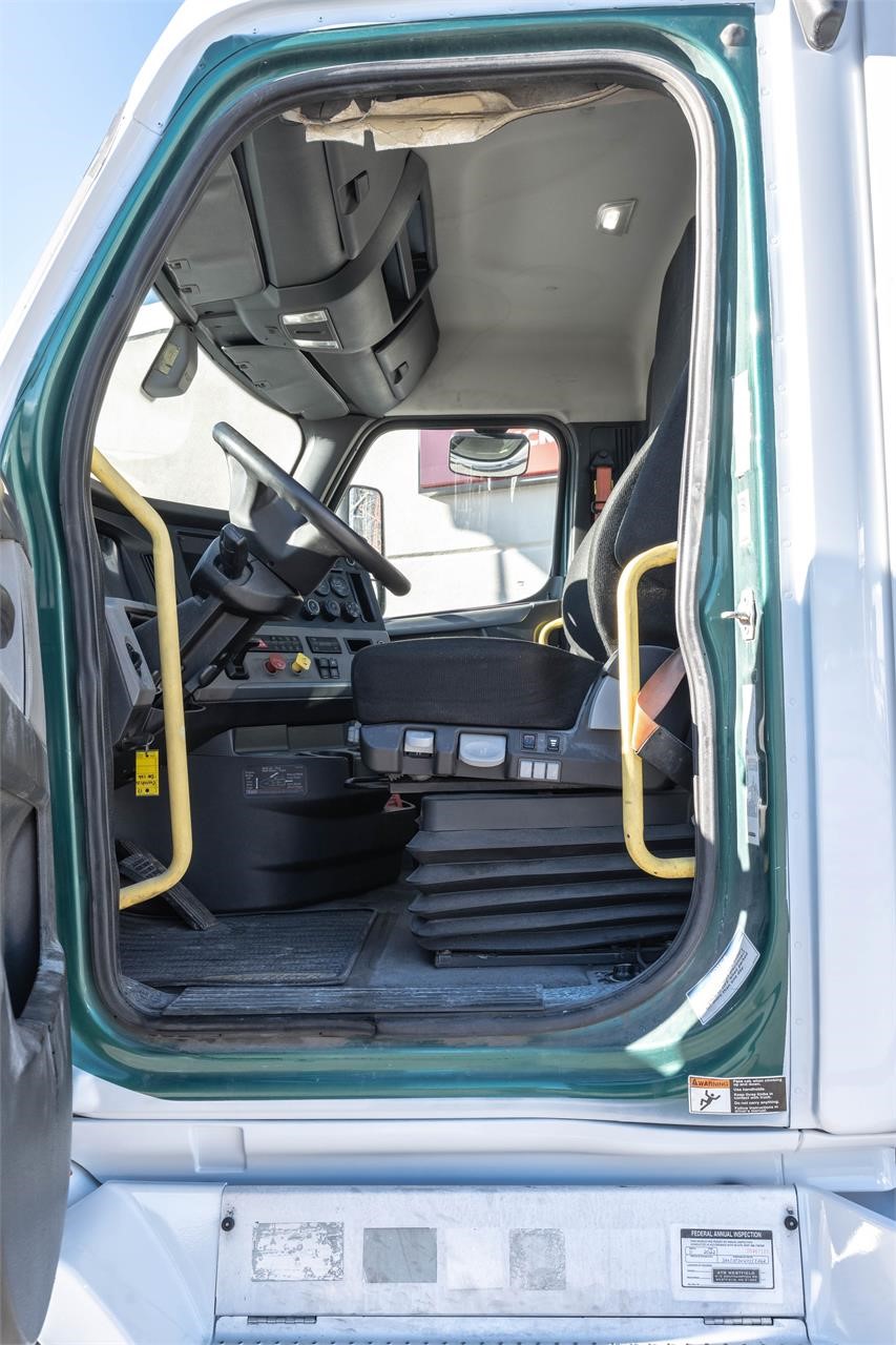 2018 FREIGHTLINER CASCADIA 116 8009461102 2018 FREIGHTLINER CASCADIA 116 8009461102