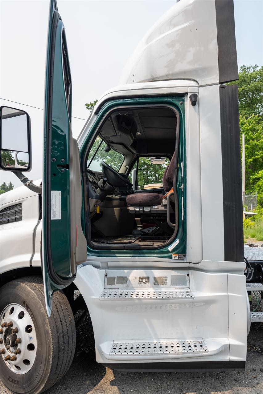 2017 FREIGHTLINER CASCADIA 113 8027153289 2017 FREIGHTLINER CASCADIA 113 8027153289