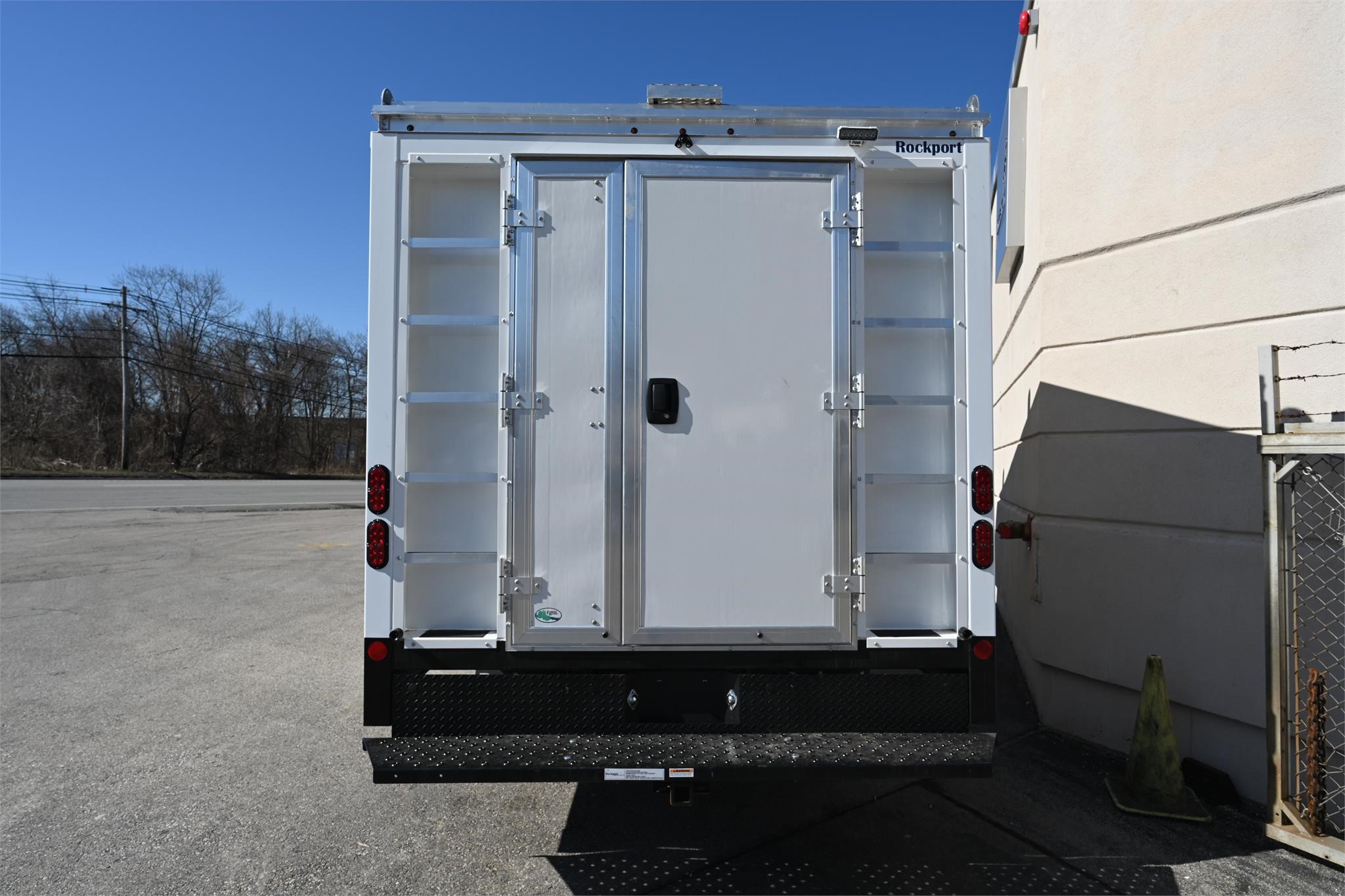 2024 ISUZU NPR HD - image 4 of 6