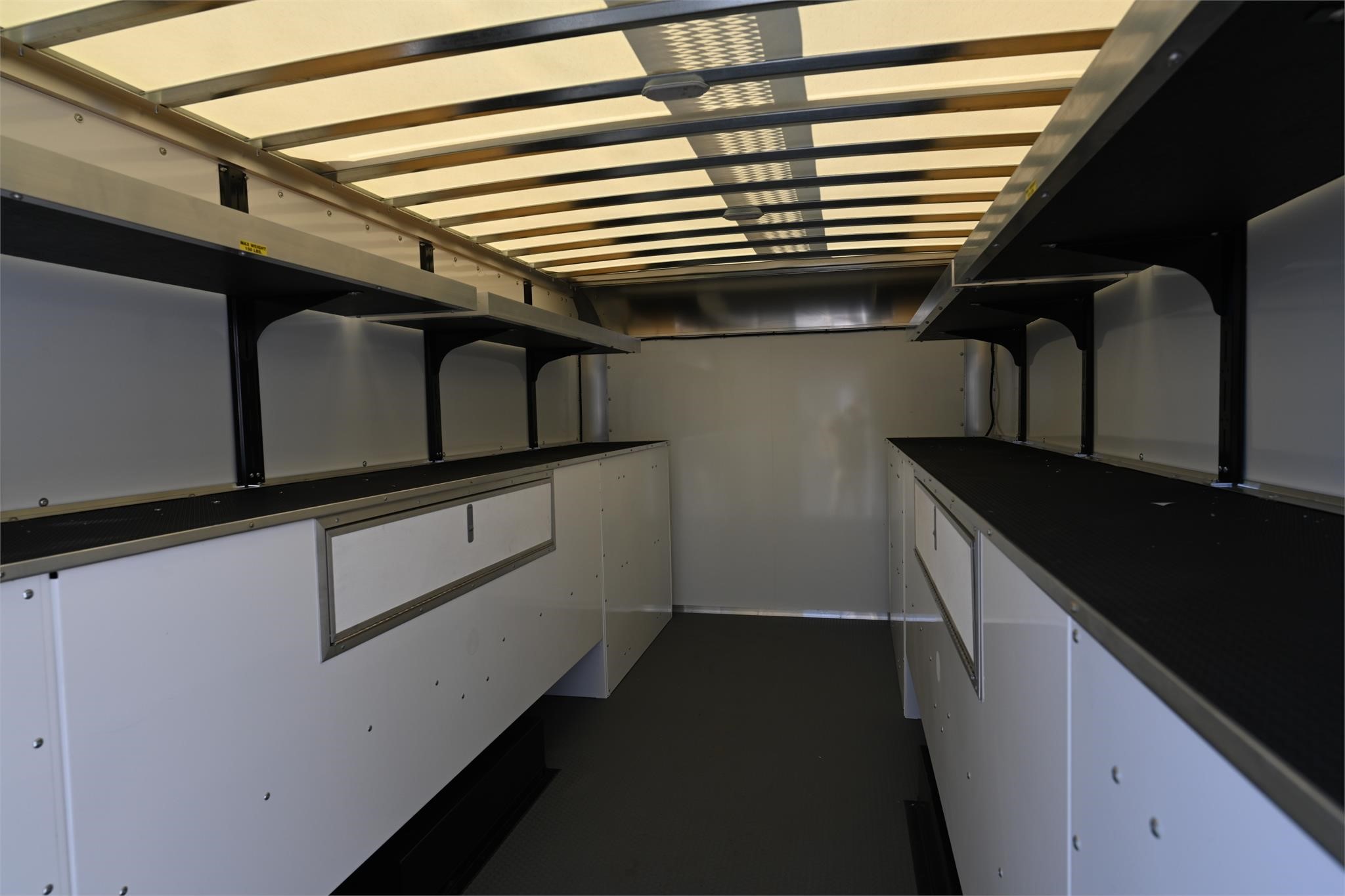 2024 ISUZU NPR HD - image 5 of 6