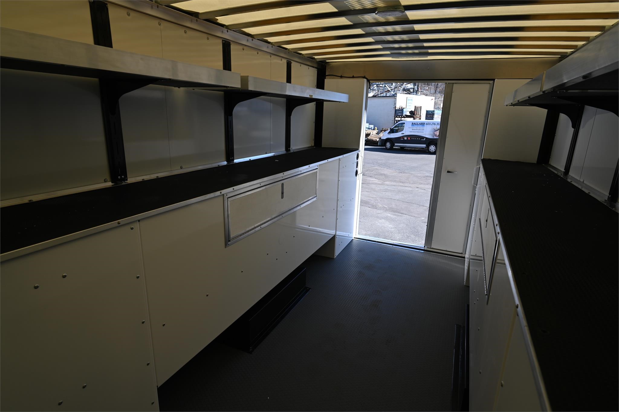 2024 ISUZU NPR HD - image 6 of 6