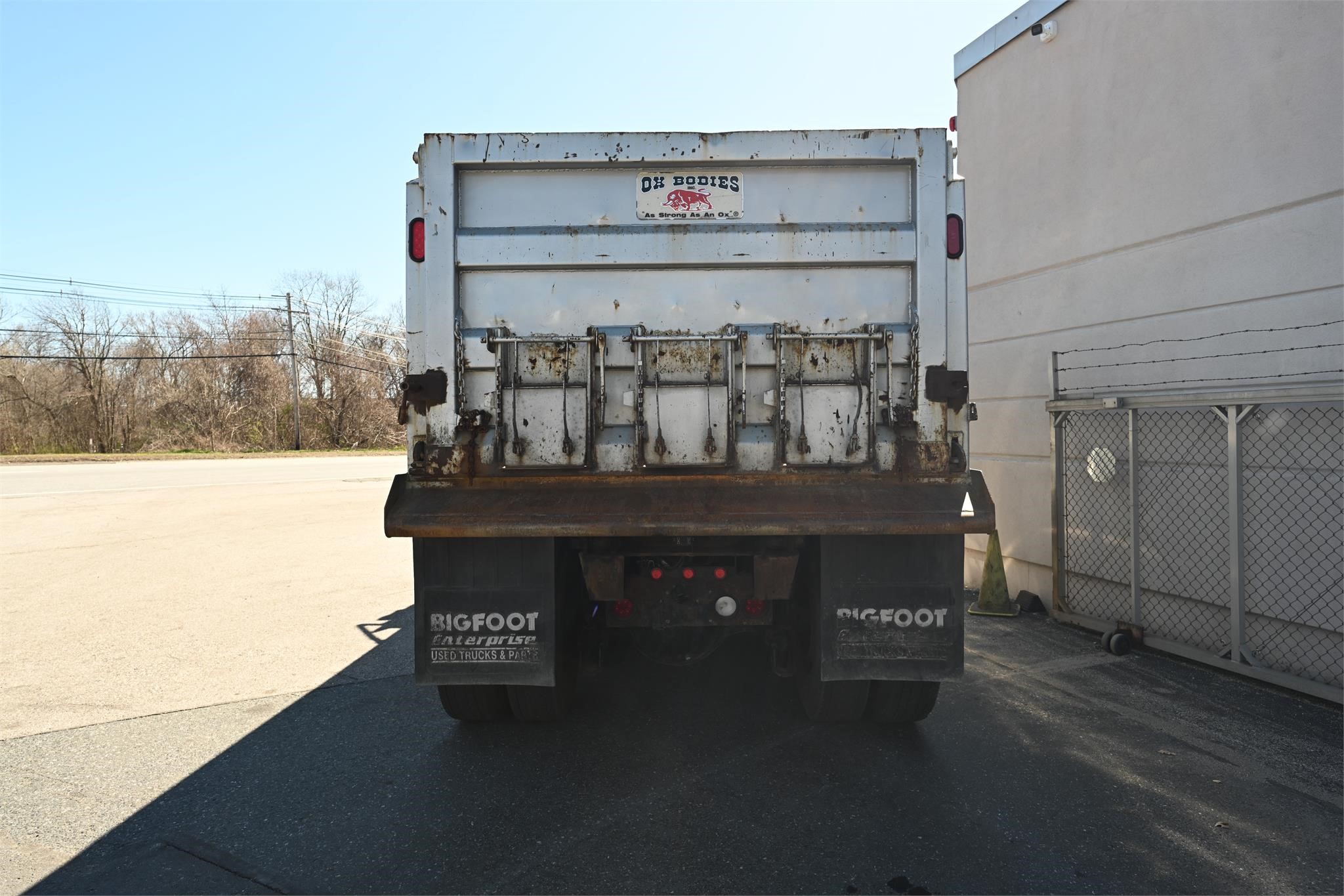 2016 VOLVO VHD84F200 - Ballard Truck Centers