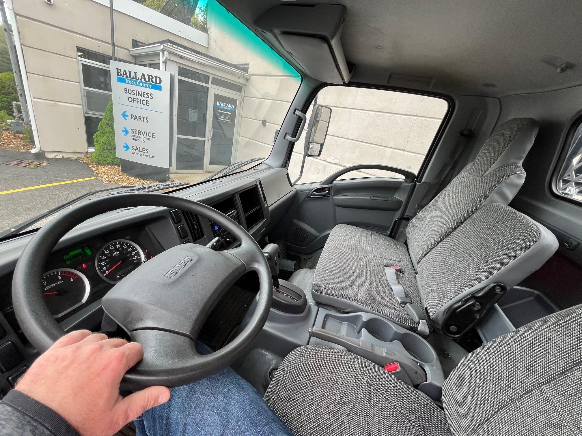 2018 ISUZU NRR 9005738940 2018 ISUZU NRR 9005738940