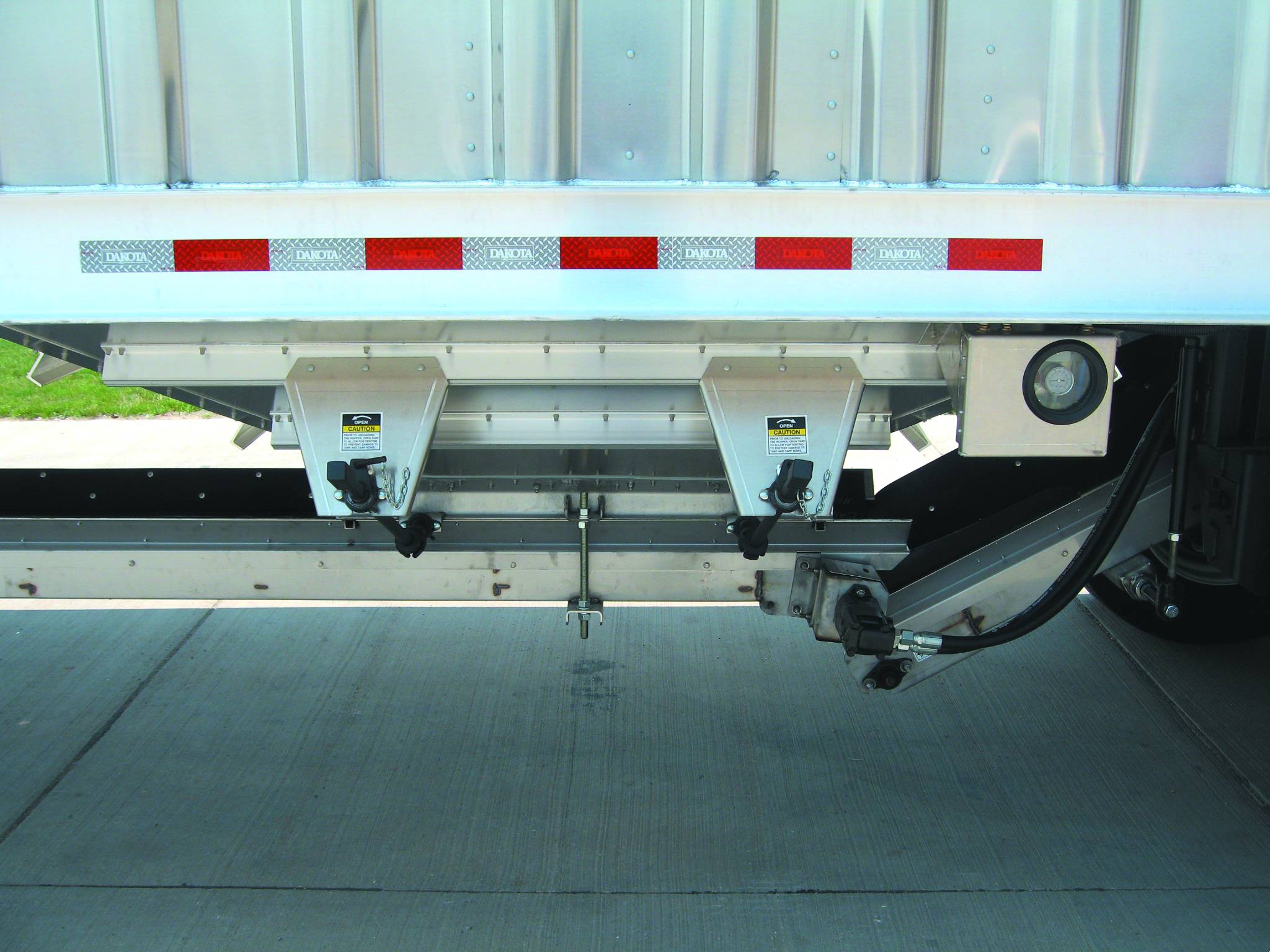 Trail King AHTC 4102-0276 (U.S.) multiple-compartments Trail King AHTC 4102-0276 (U.S.) multiple-compartments