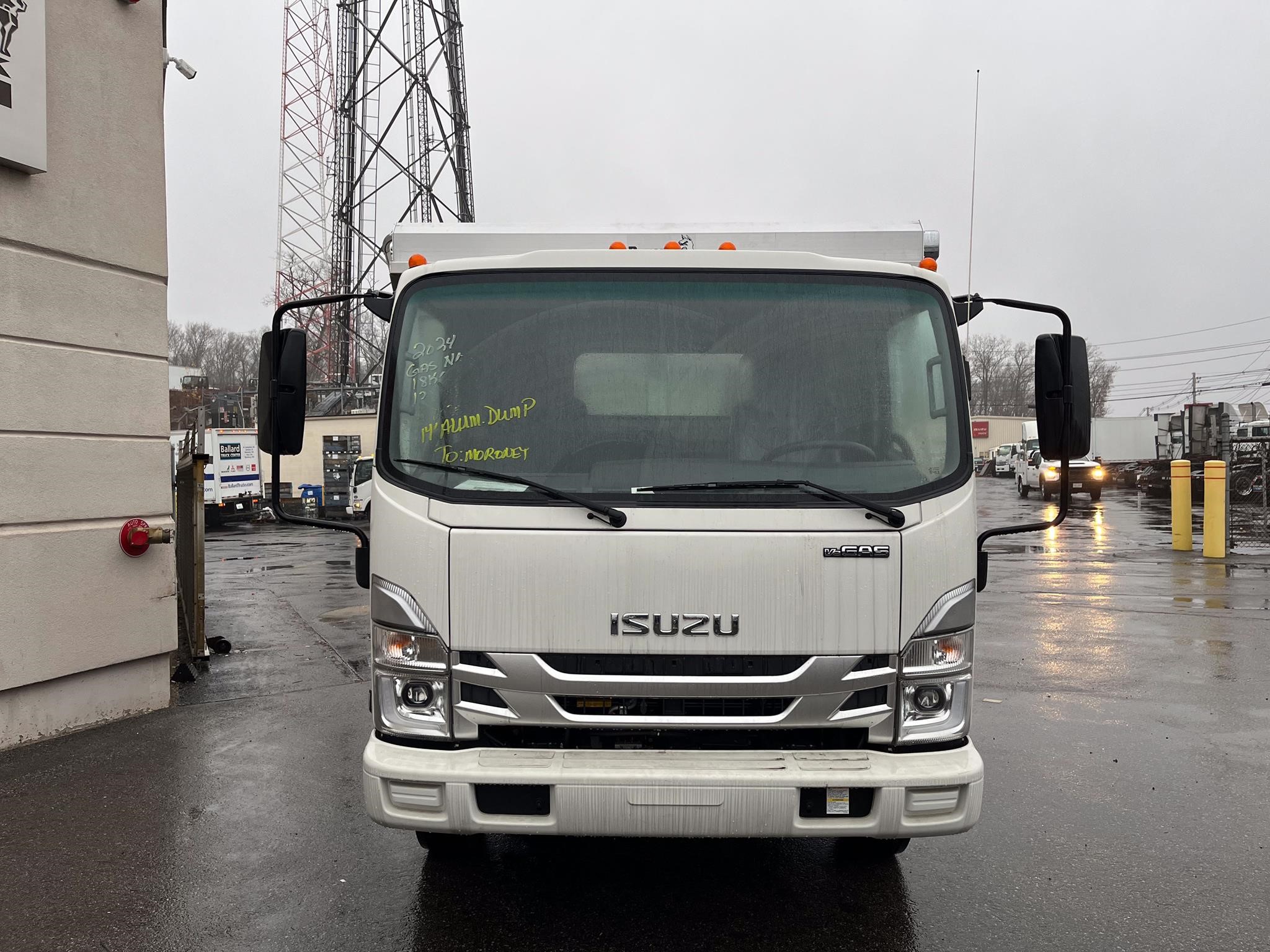 2024 ISUZU NQR - image 2 of 6