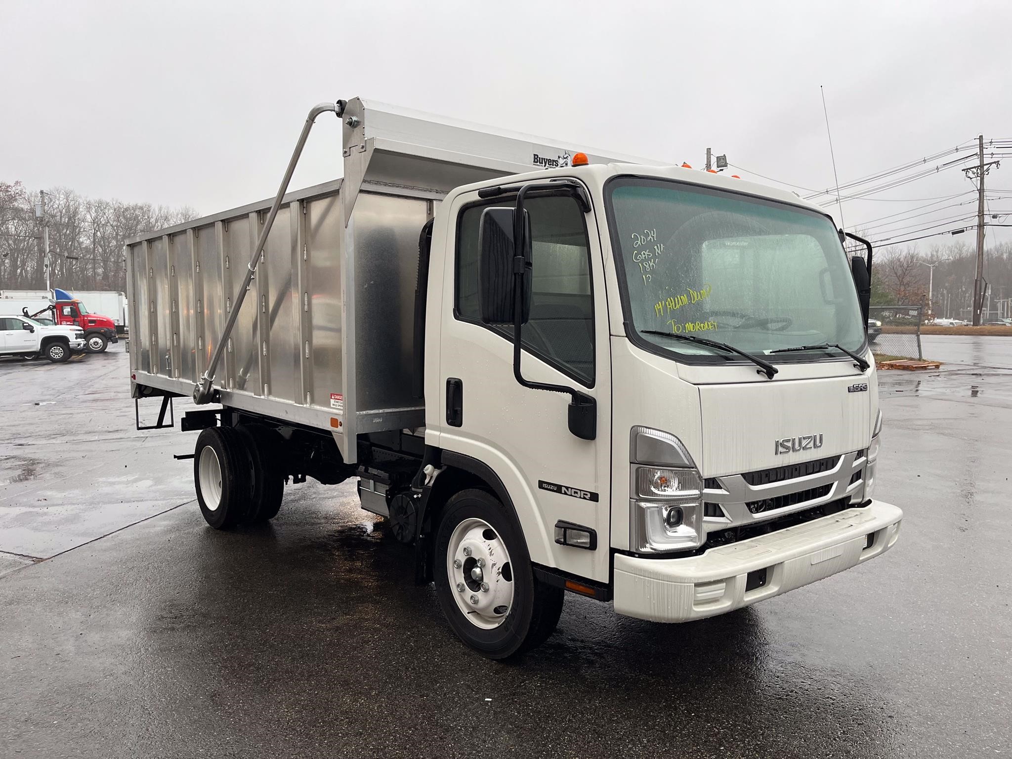 2024 ISUZU NQR - image 3 of 6