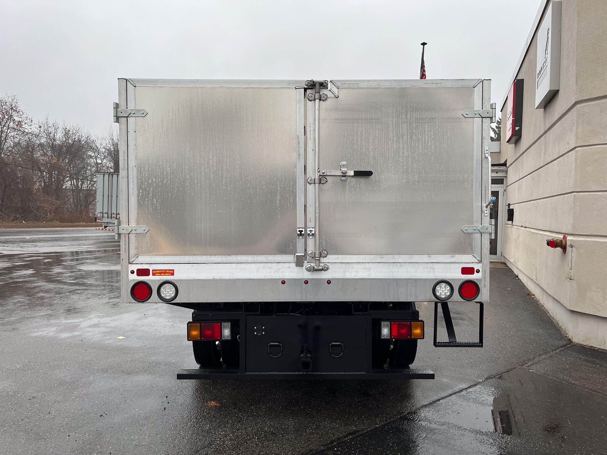 2024 ISUZU NQR - image 5 of 6