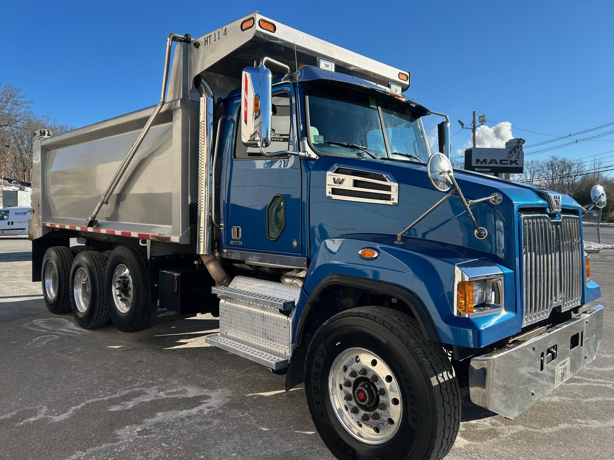 2019 WESTERN STAR 4700 9039365321 2019 WESTERN STAR 4700 9039365321