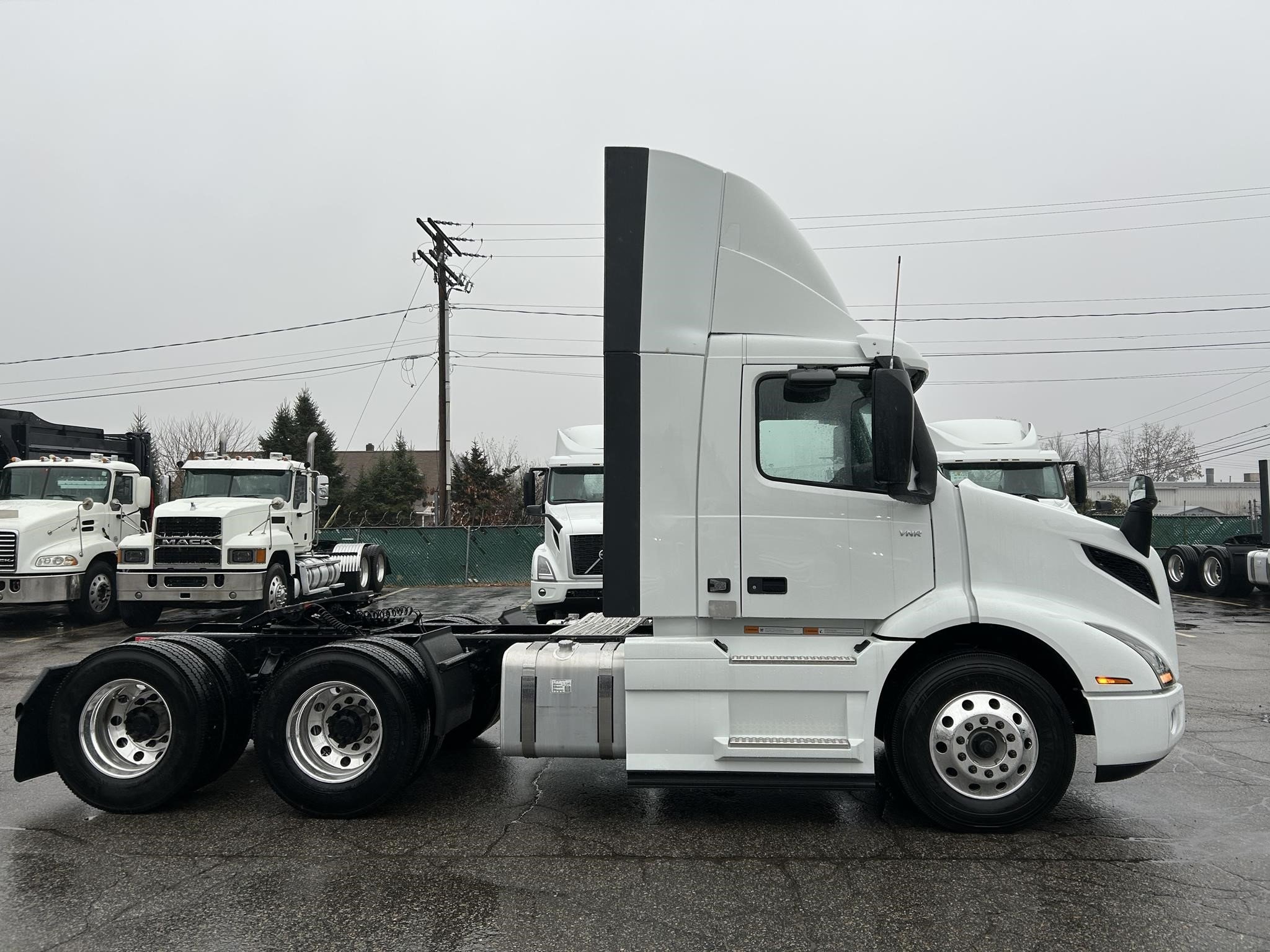 2025 VOLVO VNR64T300 9034340104 2025 VOLVO VNR64T300 9034340104