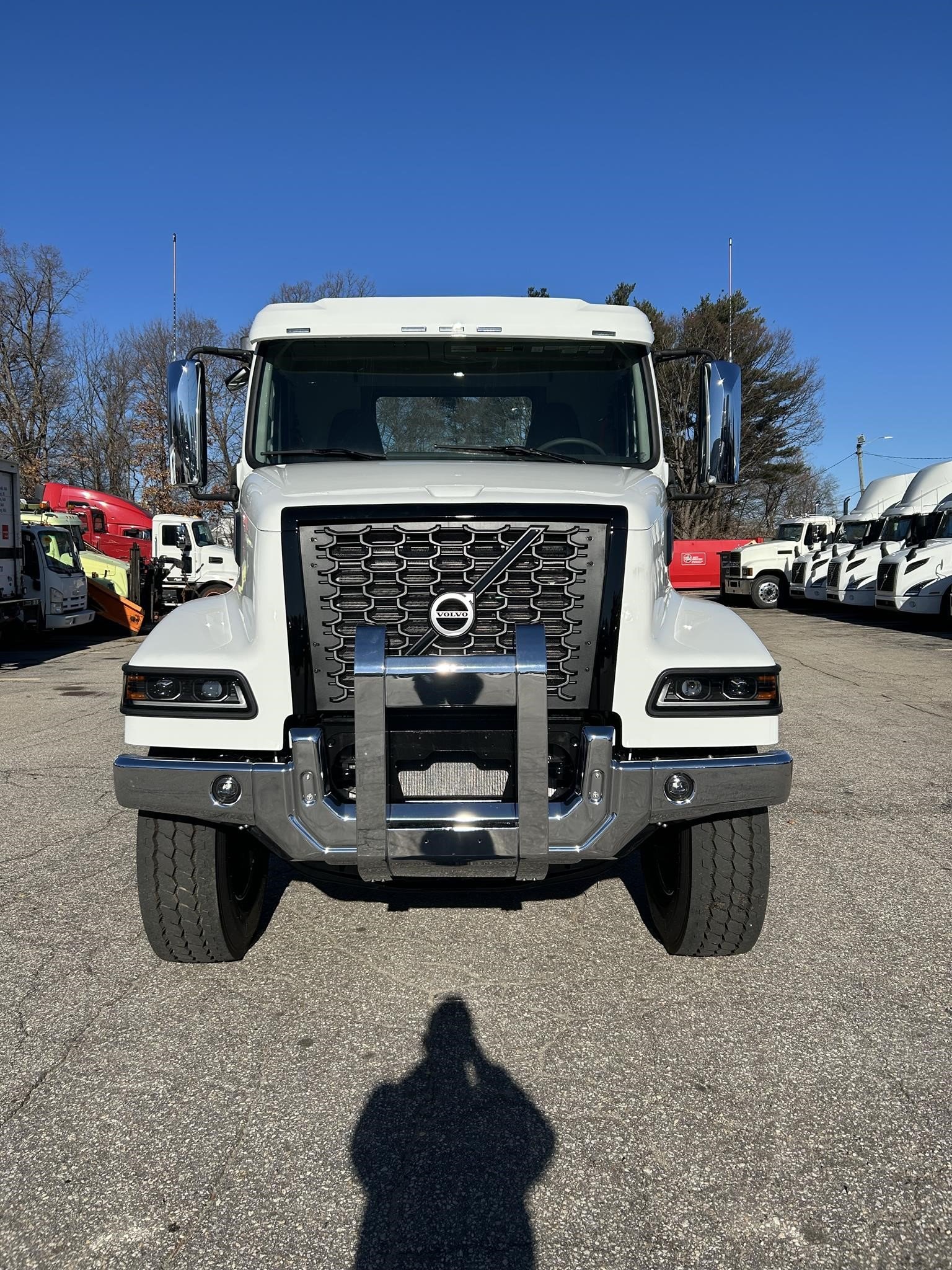 2026 VOLVO VHD84B300 - image 5 of 6
