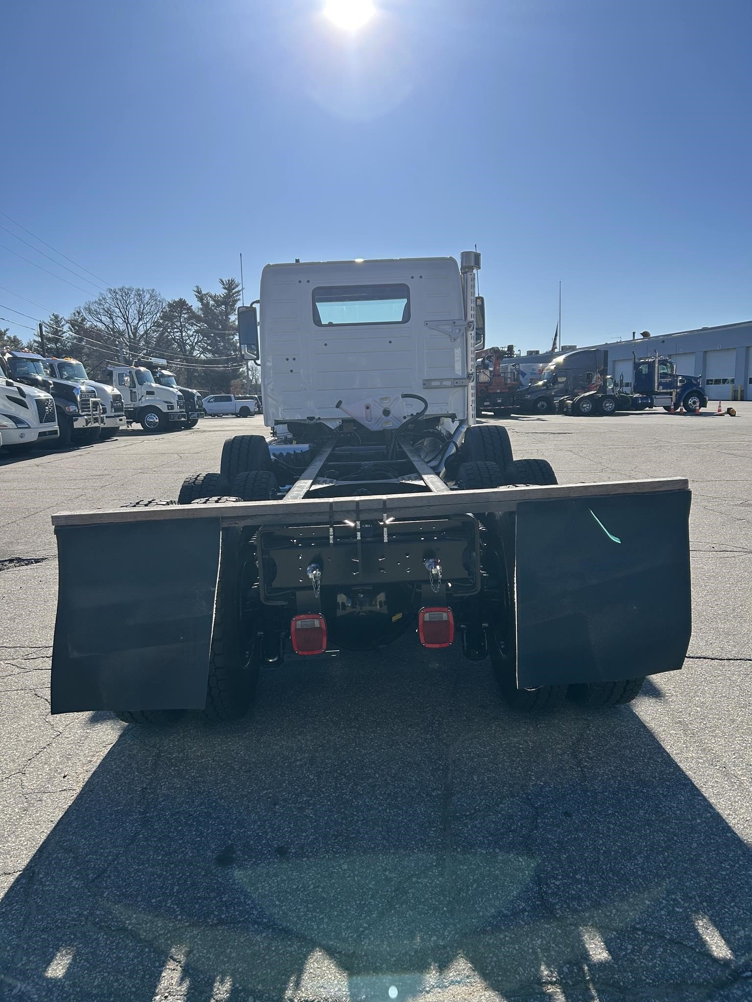 2026 VOLVO VHD84B300 - image 3 of 6