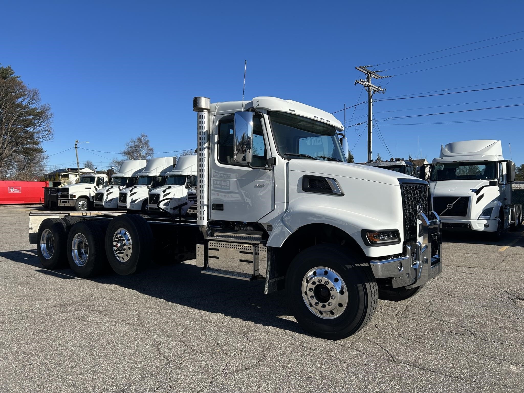 2026 VOLVO VHD84B300 - image 1 of 6