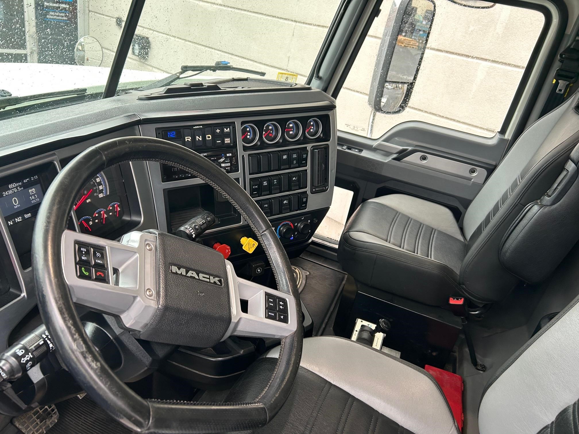 2021 MACK PINNACLE 64T 9040588668 2021 MACK PINNACLE 64T 9040588668