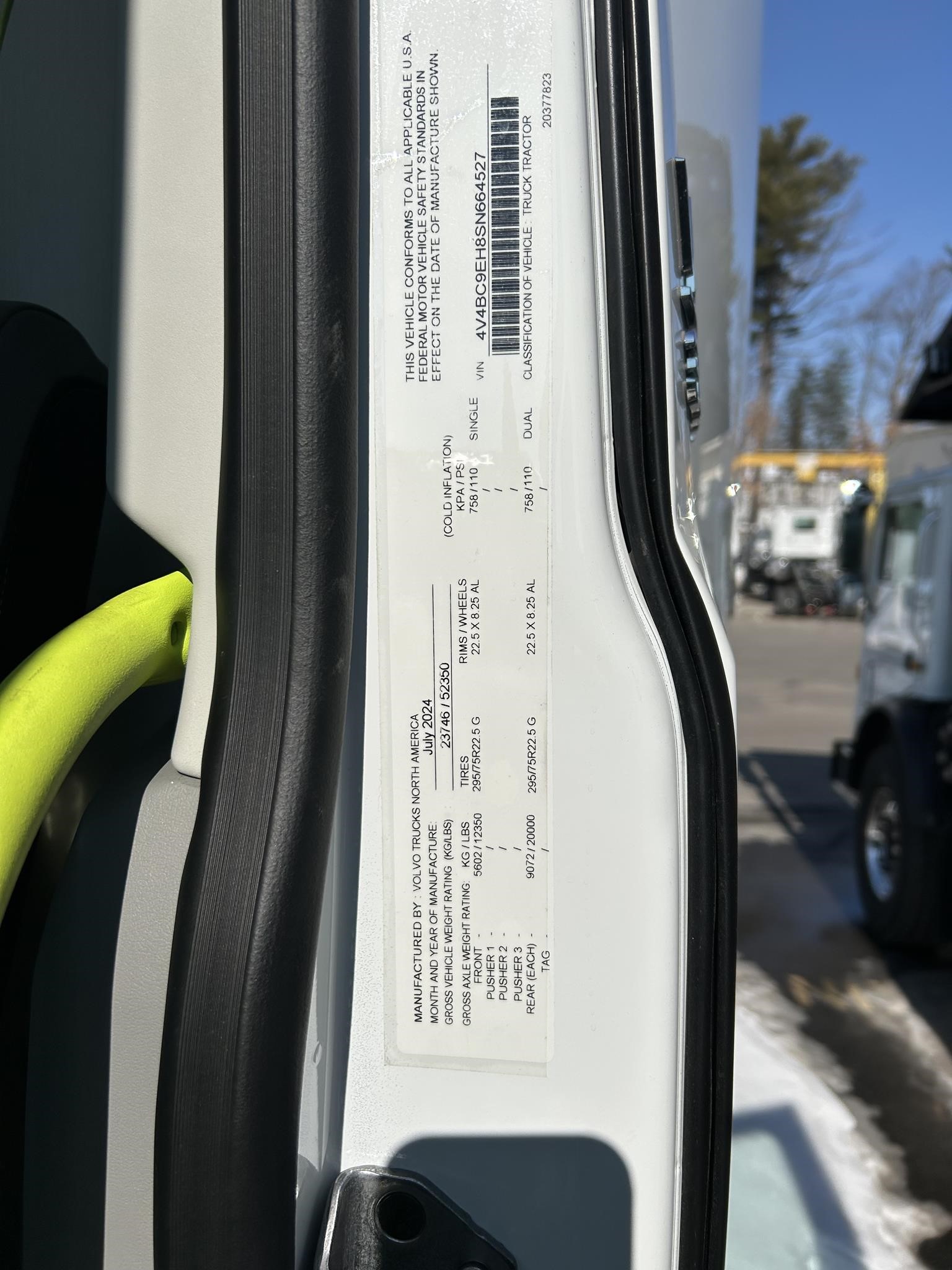 2024 VOLVO VNL64T300 - image 6 of 6