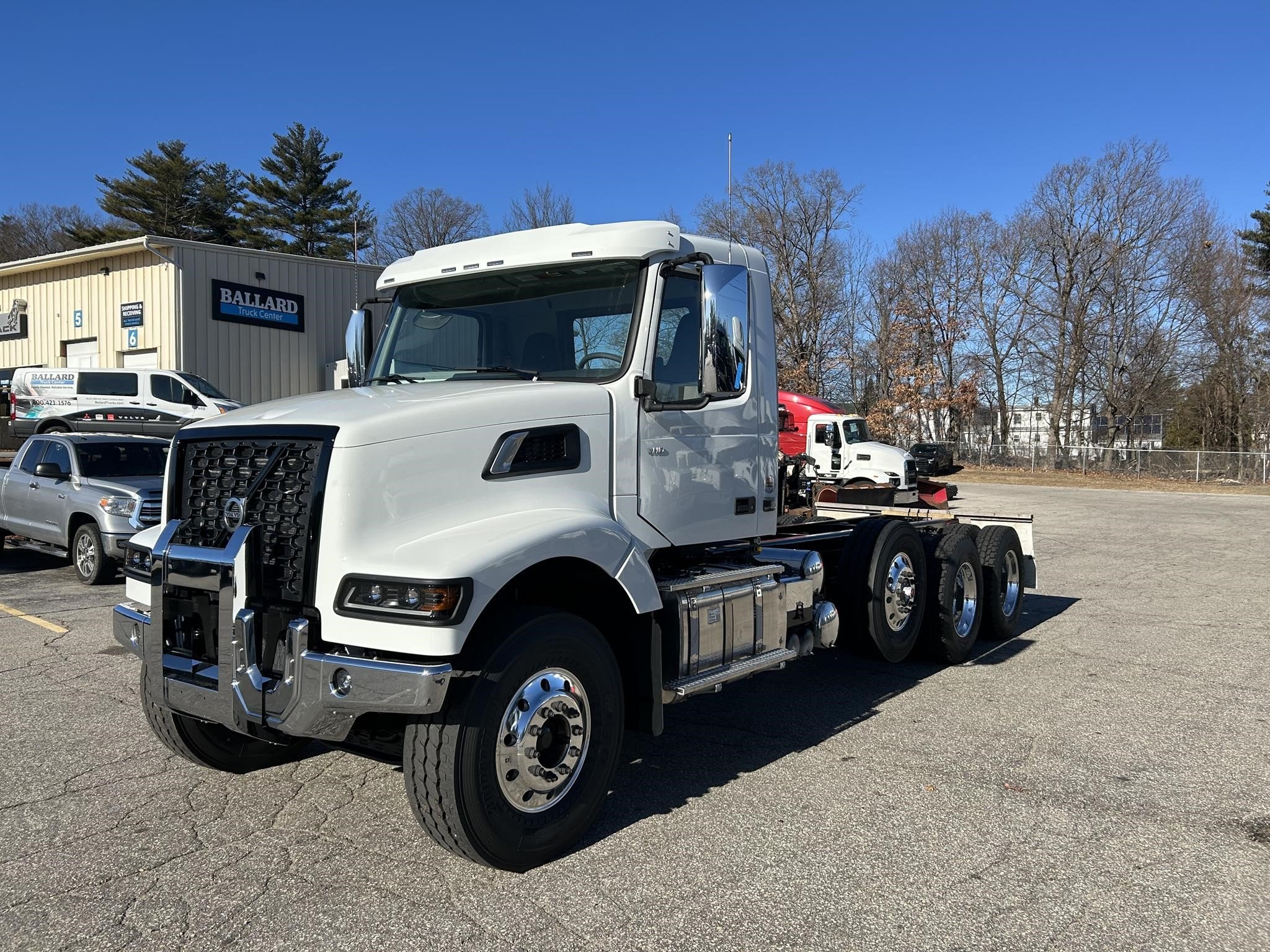 2026 VOLVO VHD84B300 - image 6 of 6