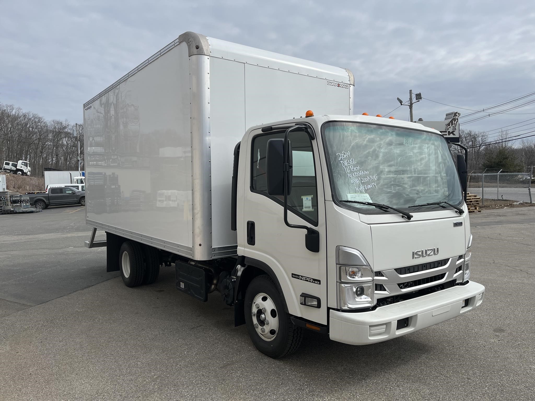 2024 ISUZU NPR HD - image 3 of 6
