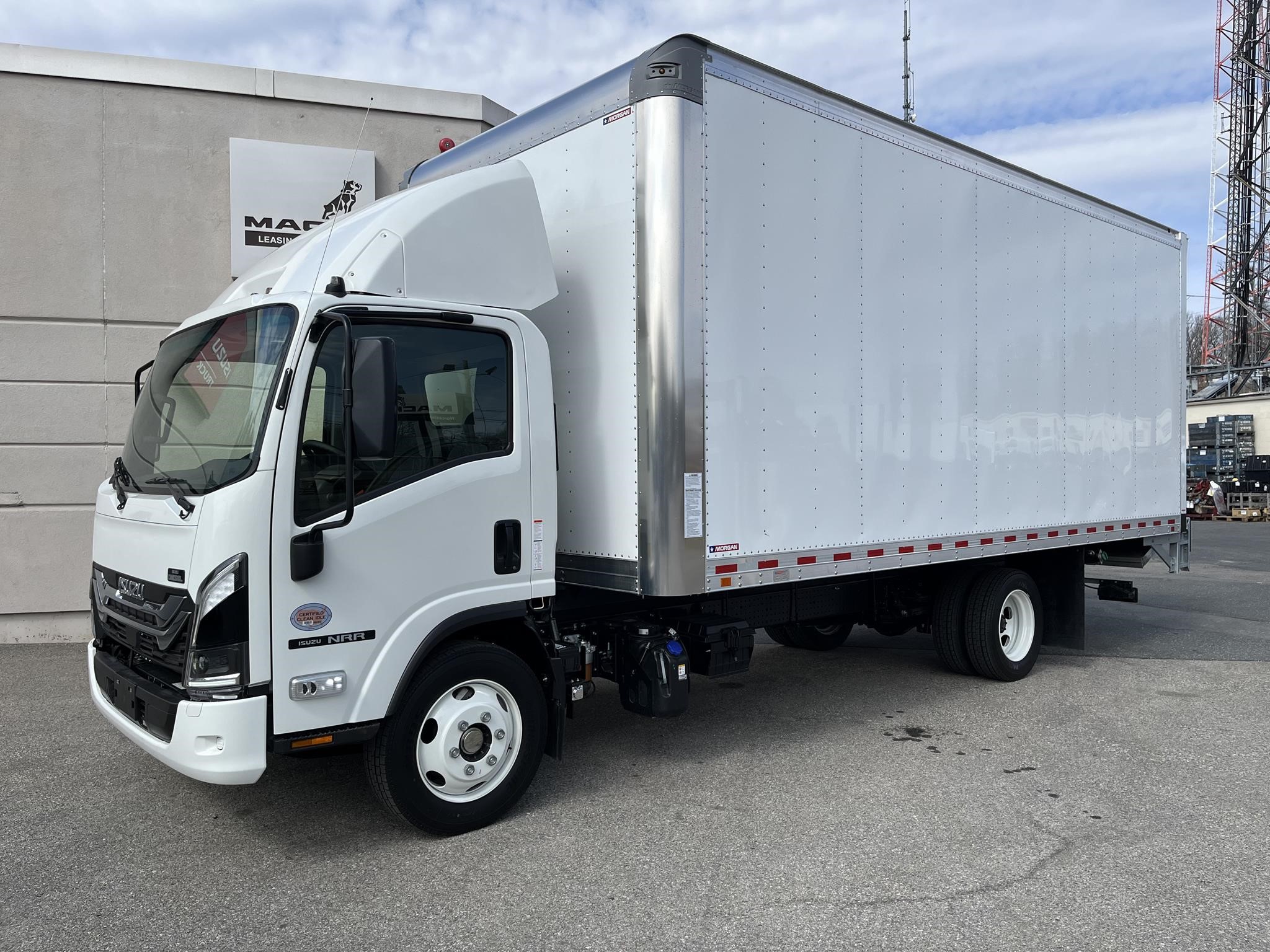 2025 ISUZU NRR - image 1 of 6