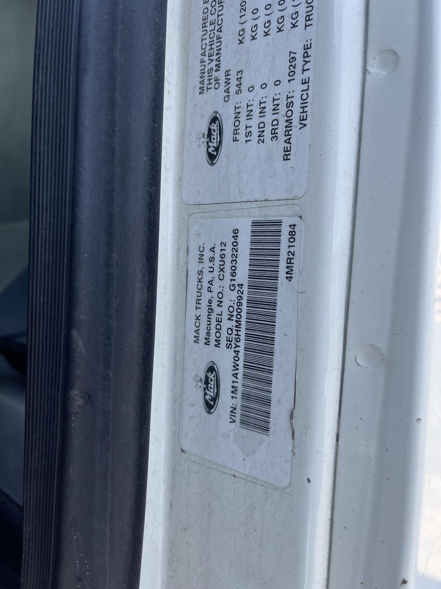 2017 MACK PINNACLE CXU612 9055162775 2017 MACK PINNACLE CXU612 9055162775