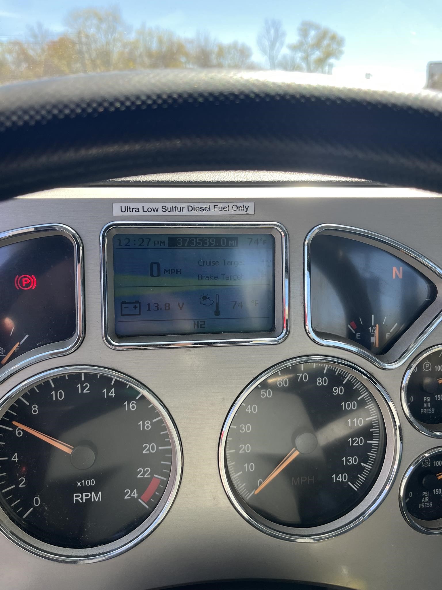 2017 MACK PINNACLE CXU612 - image 4 of 6