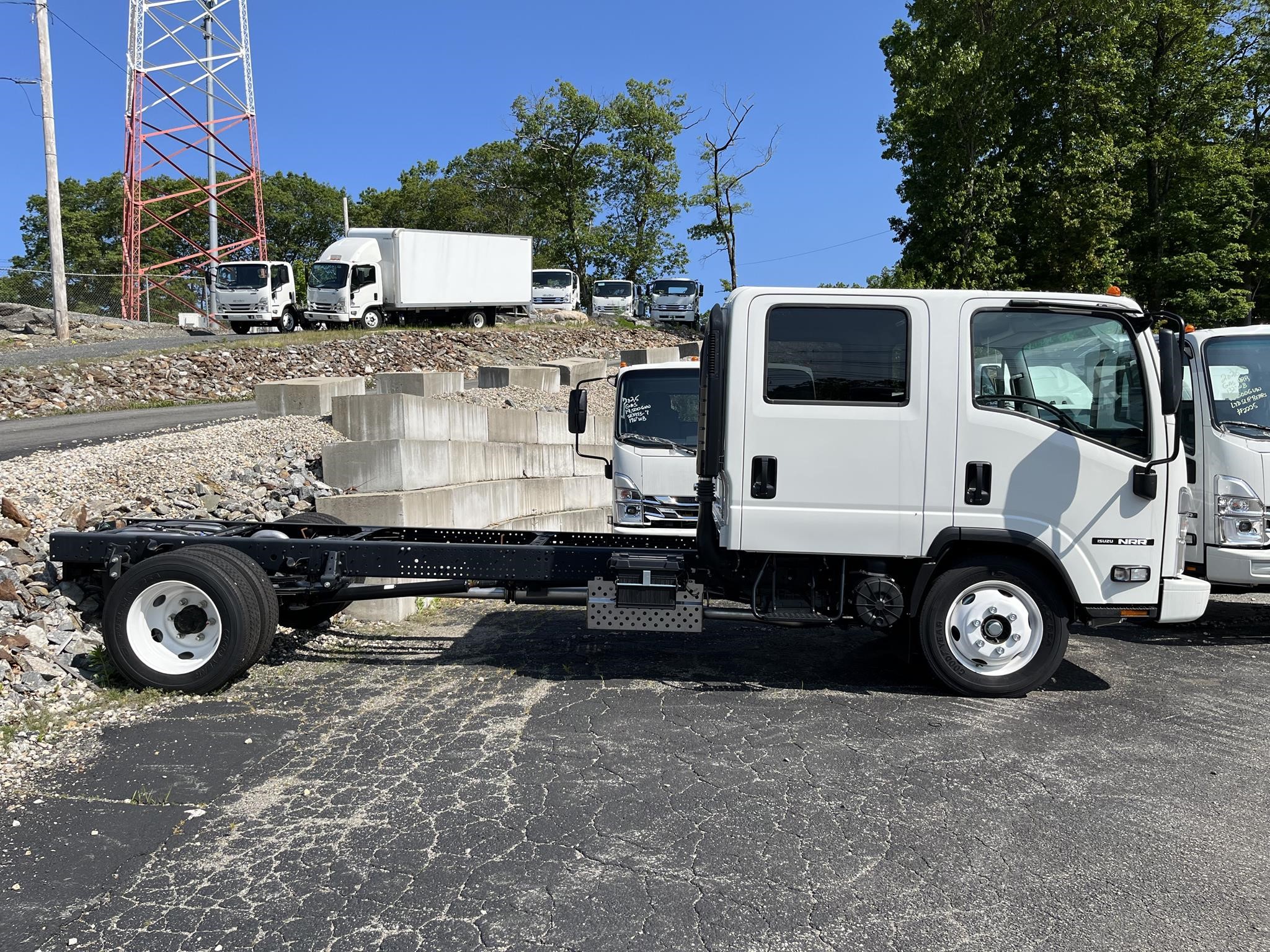 2024 ISUZU NRR - image 4 of 6