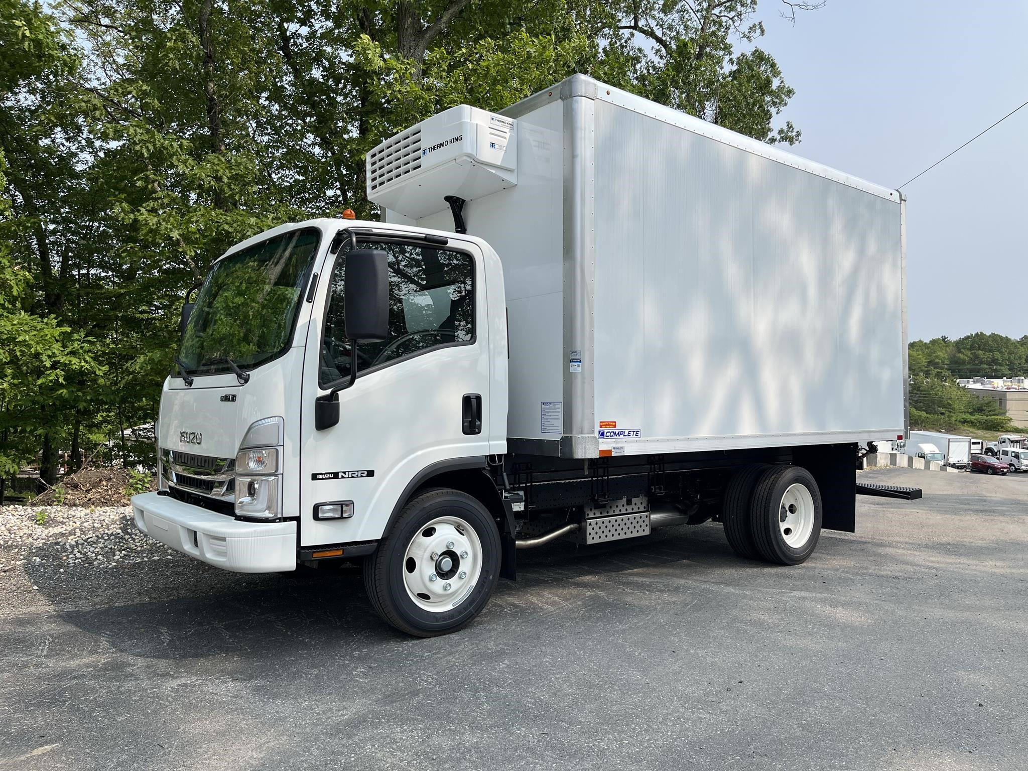 2025 ISUZU NRR - image 1 of 6