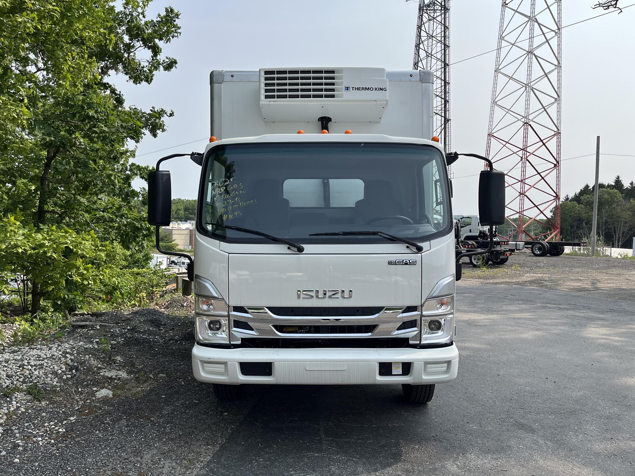 2025 ISUZU NRR - image 2 of 6