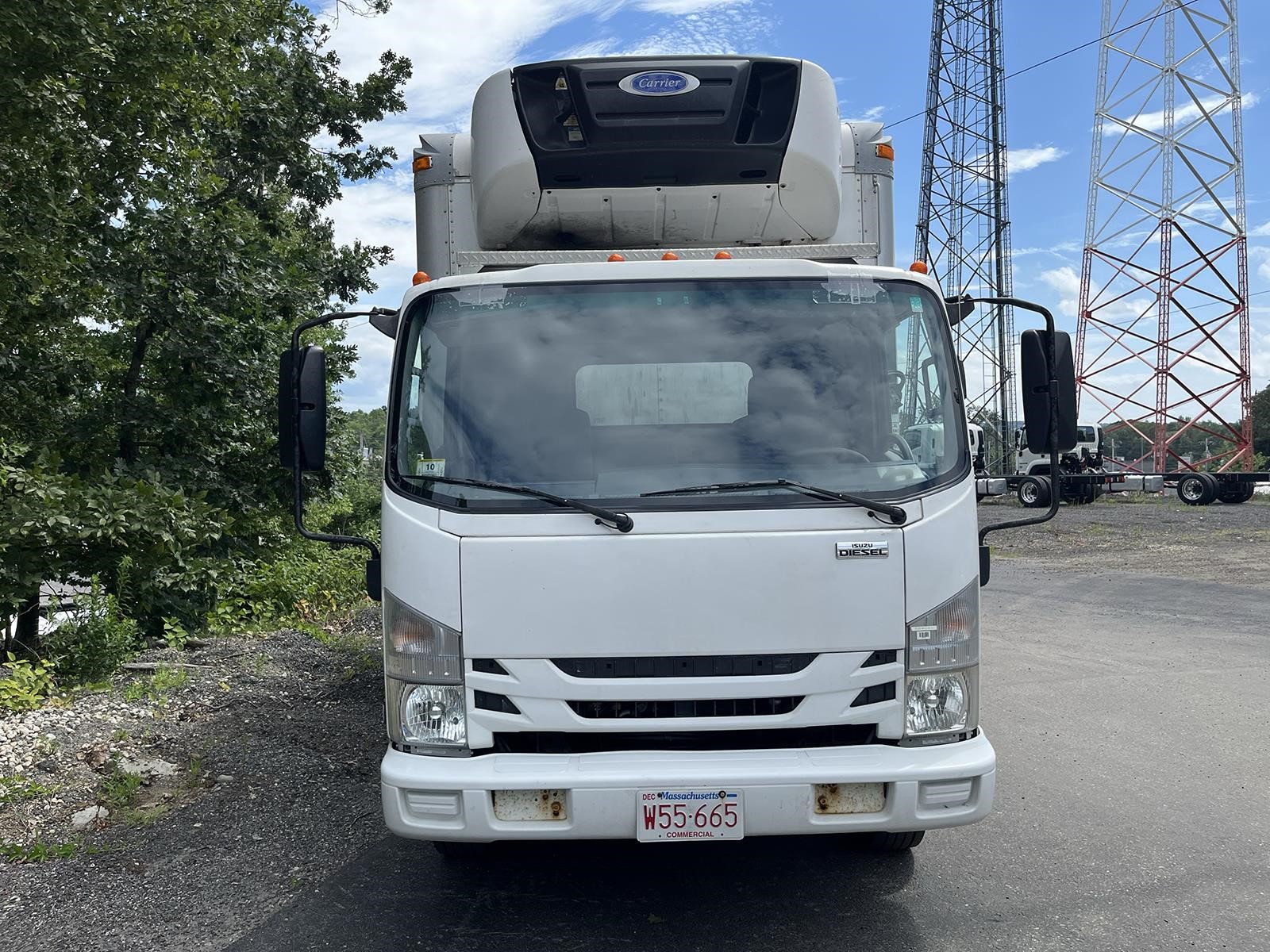 2017 ISUZU NPR XD - image 2 of 6