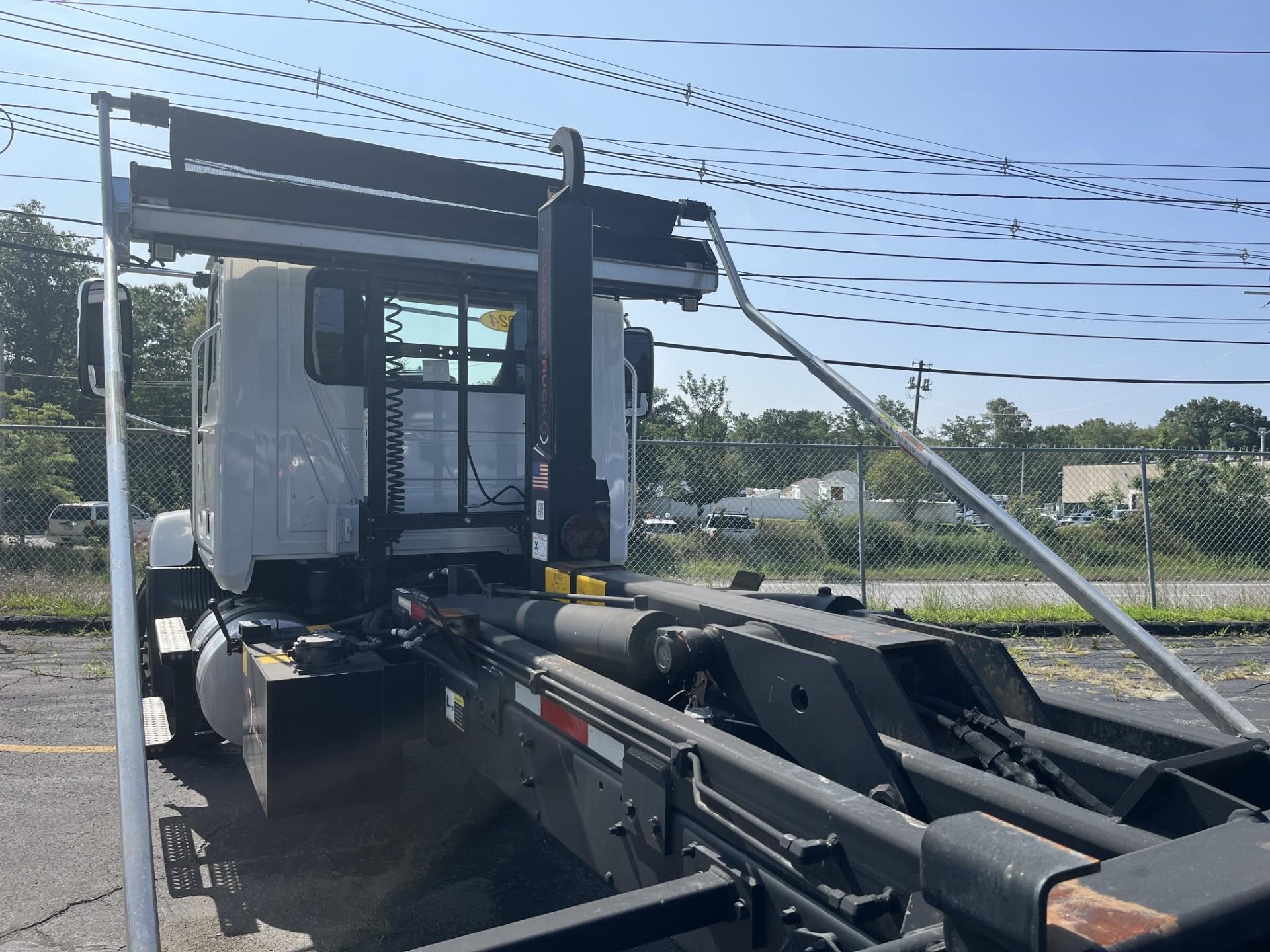 2024 MACK MD6 - image 3 of 6