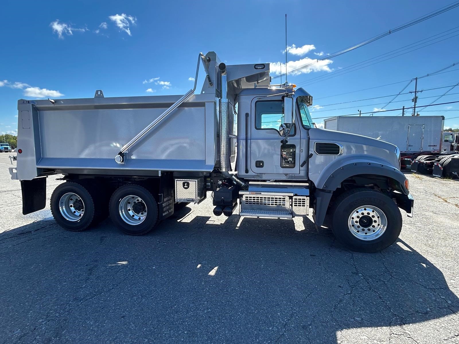 2025 MACK GRANITE 64FR - image 3 of 6