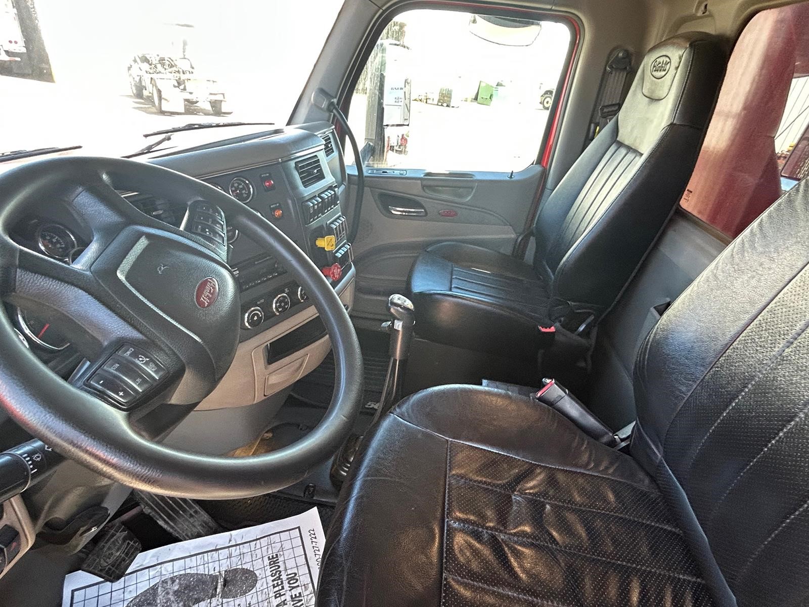2020 PETERBILT 567 - image 3 of 6