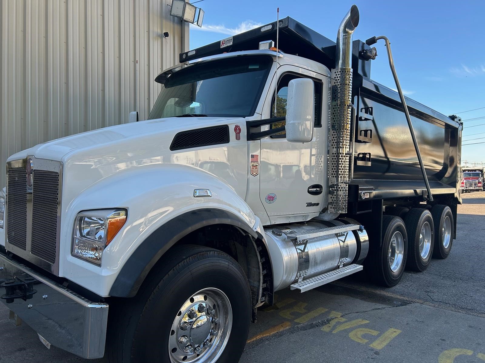 2025 KENWORTH T880 - image 1 of 6