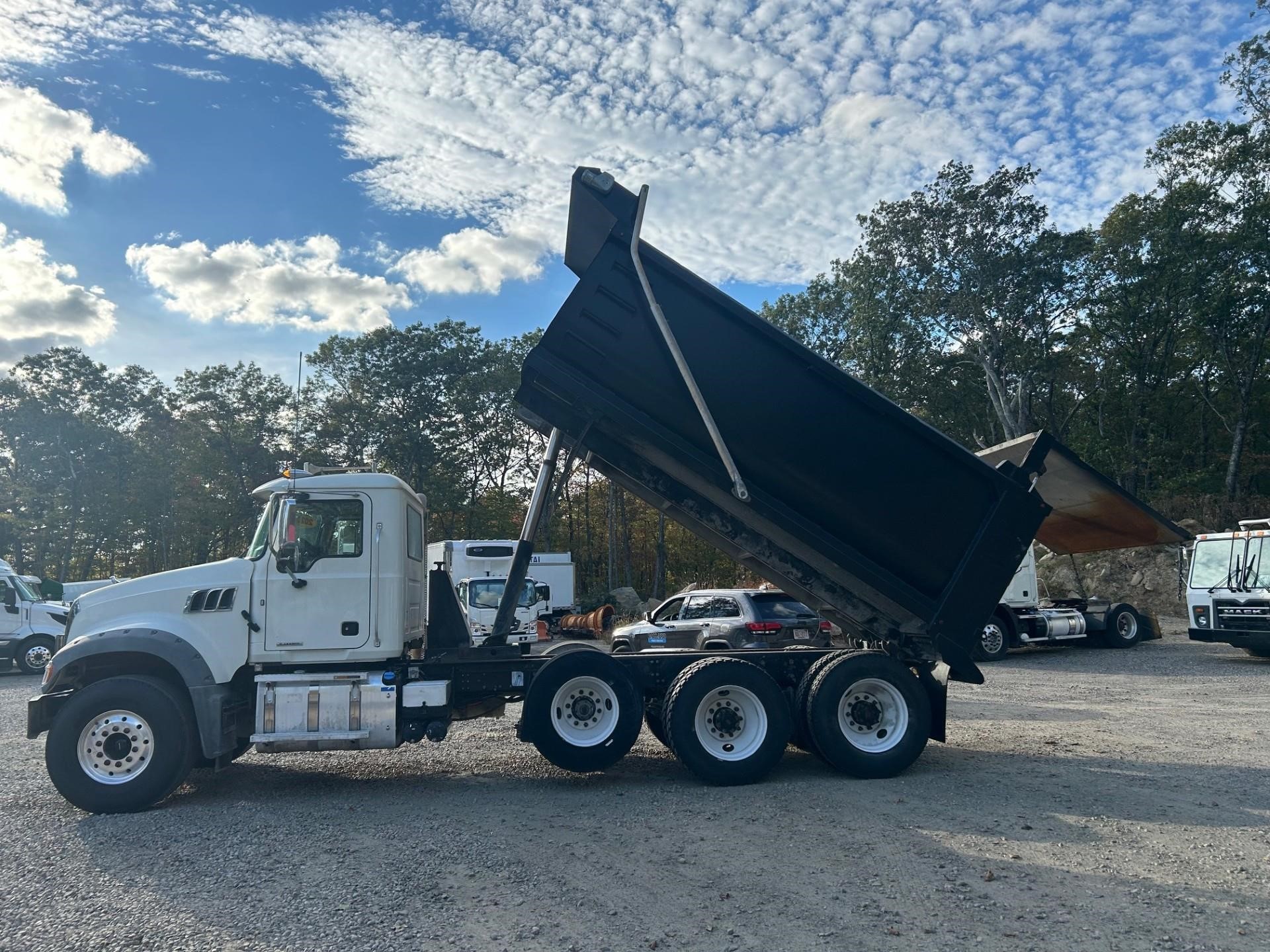 2020 MACK GRANITE 64FR - image 3 of 6