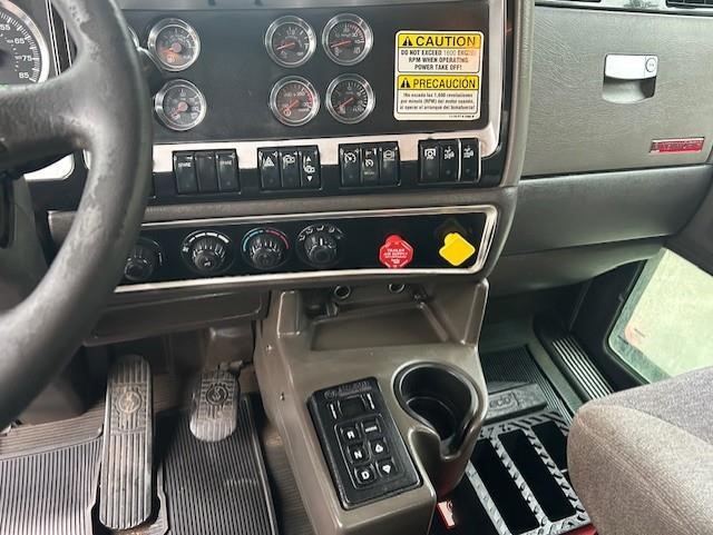 2015 KENWORTH T800 - image 5 of 6