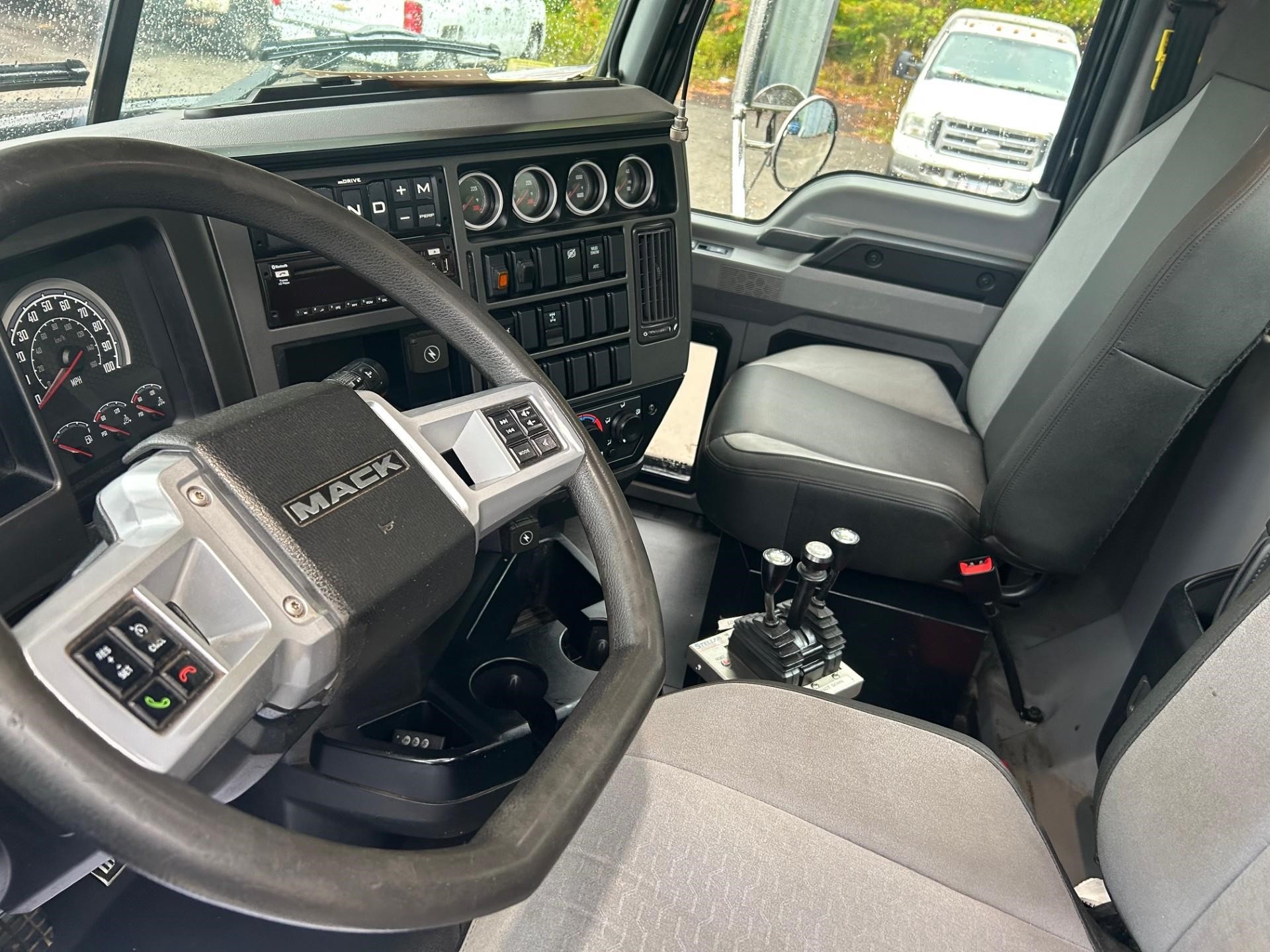 2019 MACK GRANITE 64FR - image 4 of 6