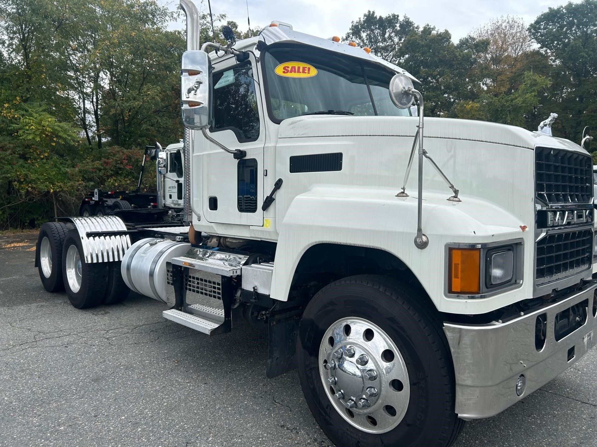 2021 MACK PINNACLE 64T - image 1 of 6