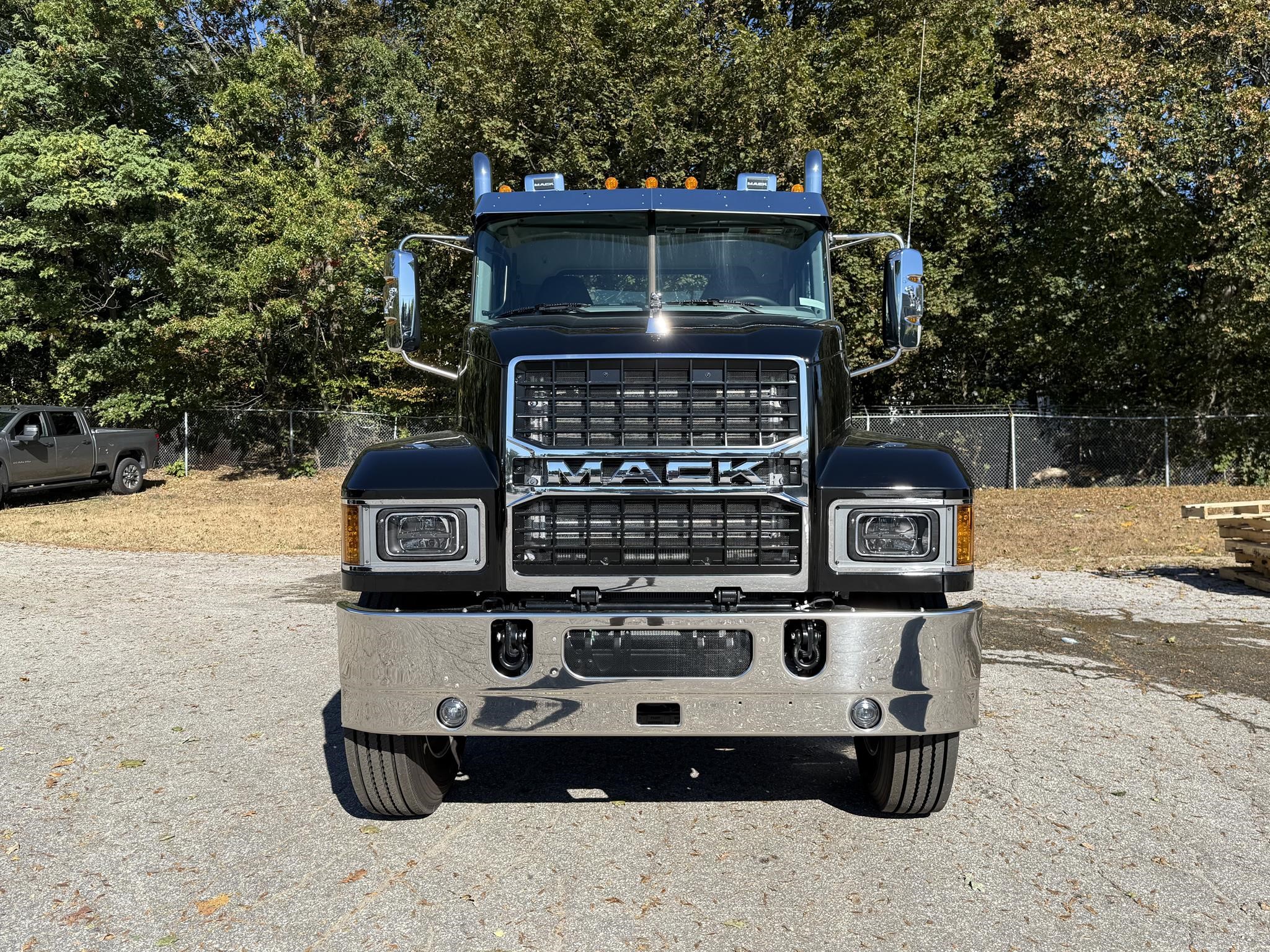 2026 MACK PINNACLE 64T - image 2 of 6