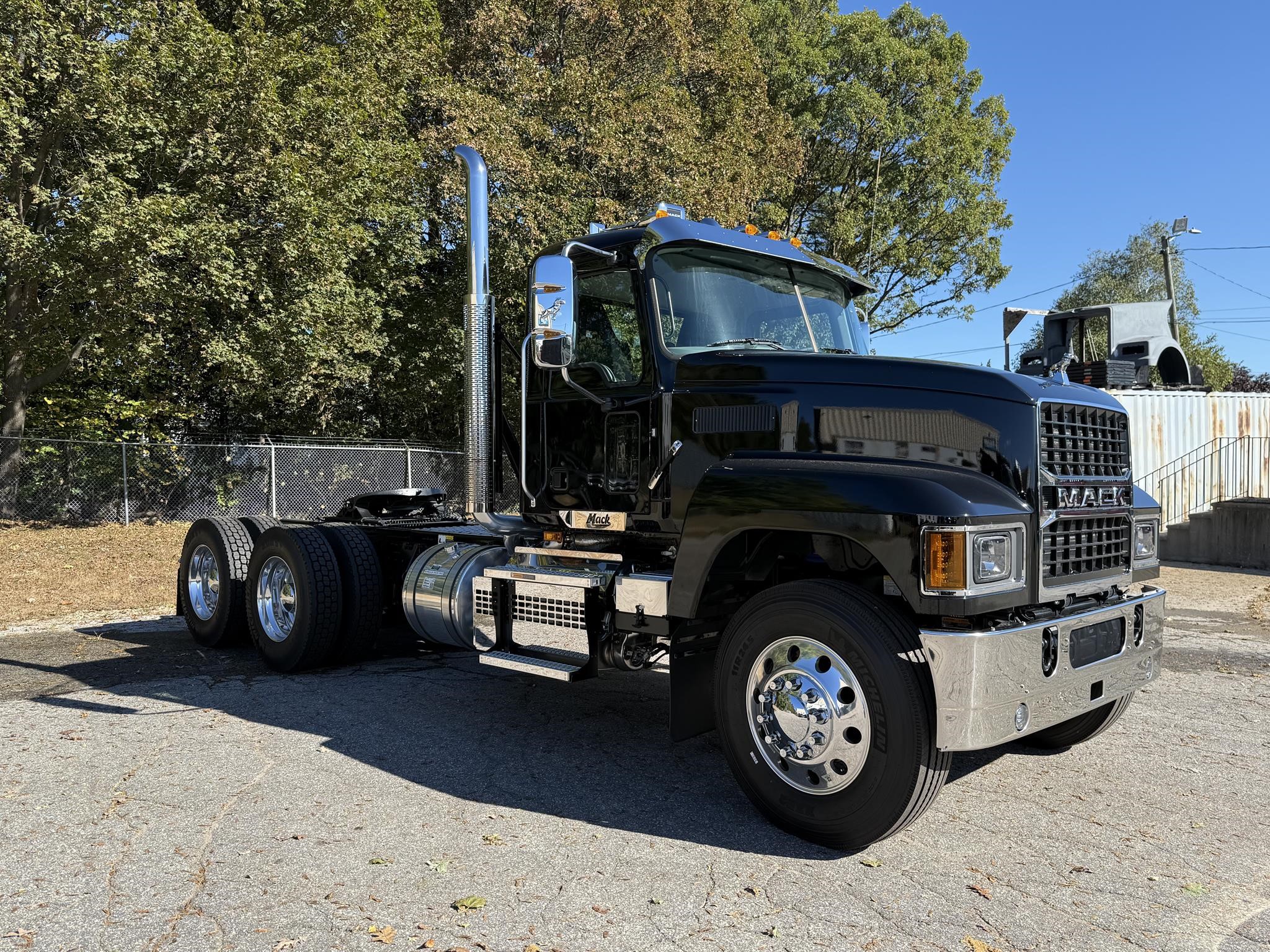 2026 MACK PINNACLE 64T - image 1 of 6
