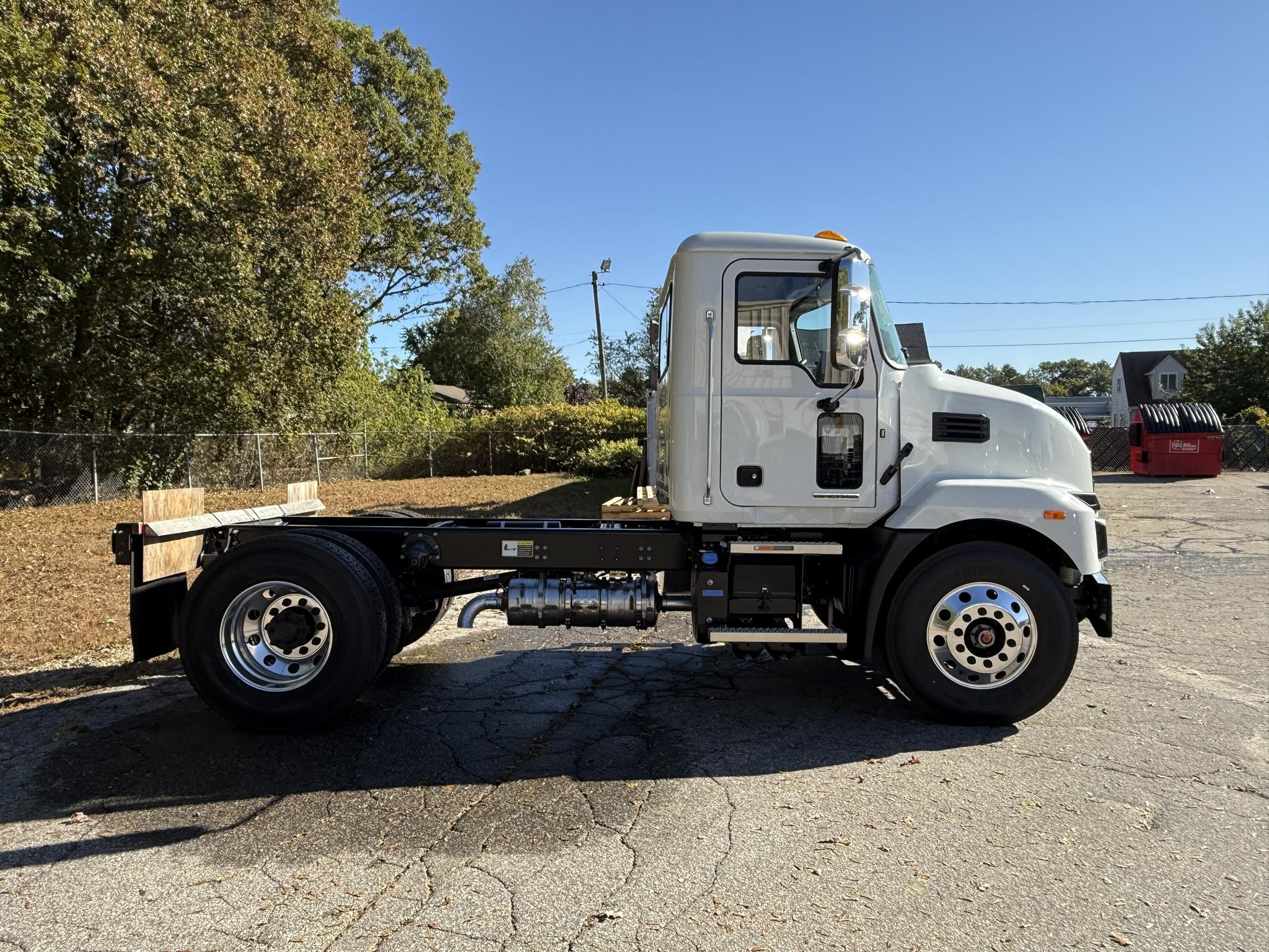 2026 MACK MD7 - image 3 of 6