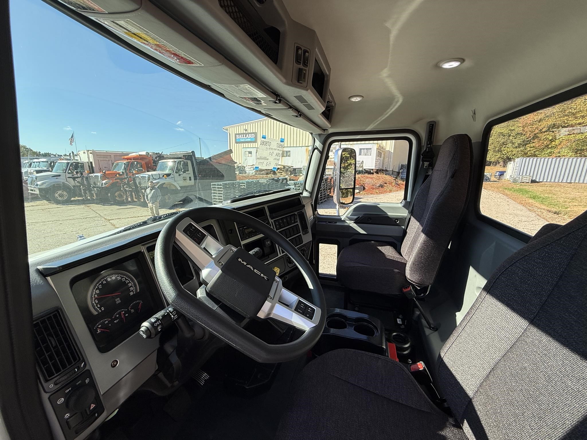 2026 MACK MD7 - image 5 of 6
