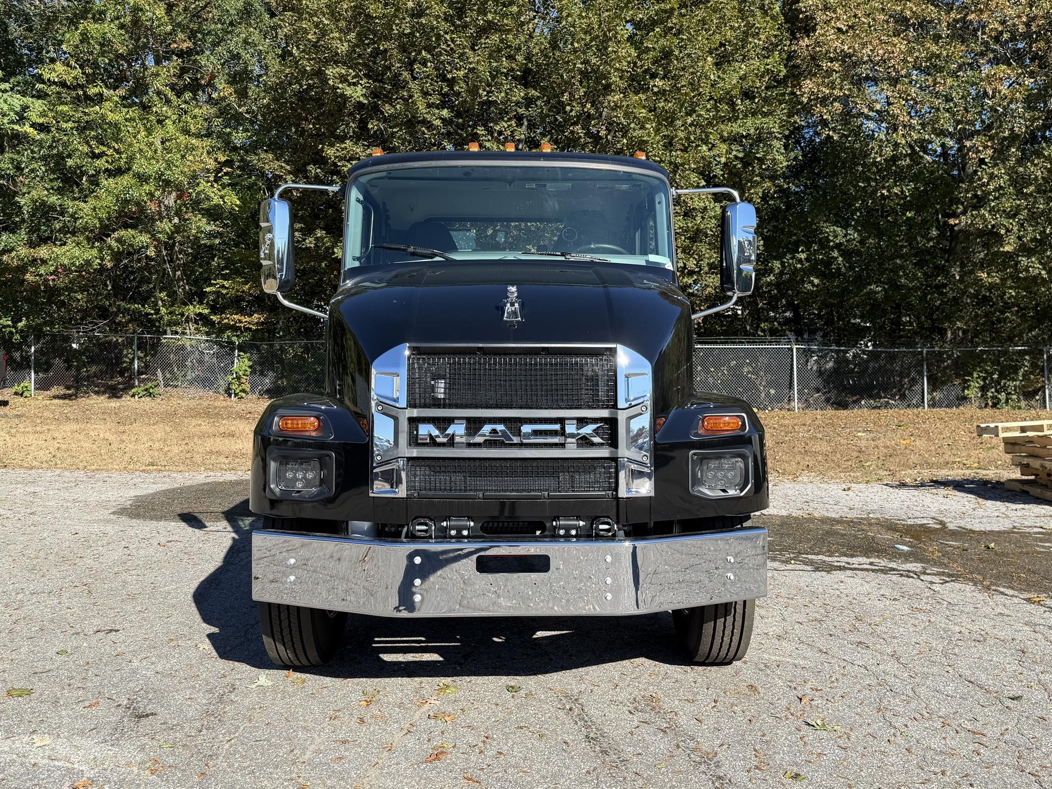 2026 MACK MD7 - image 2 of 6