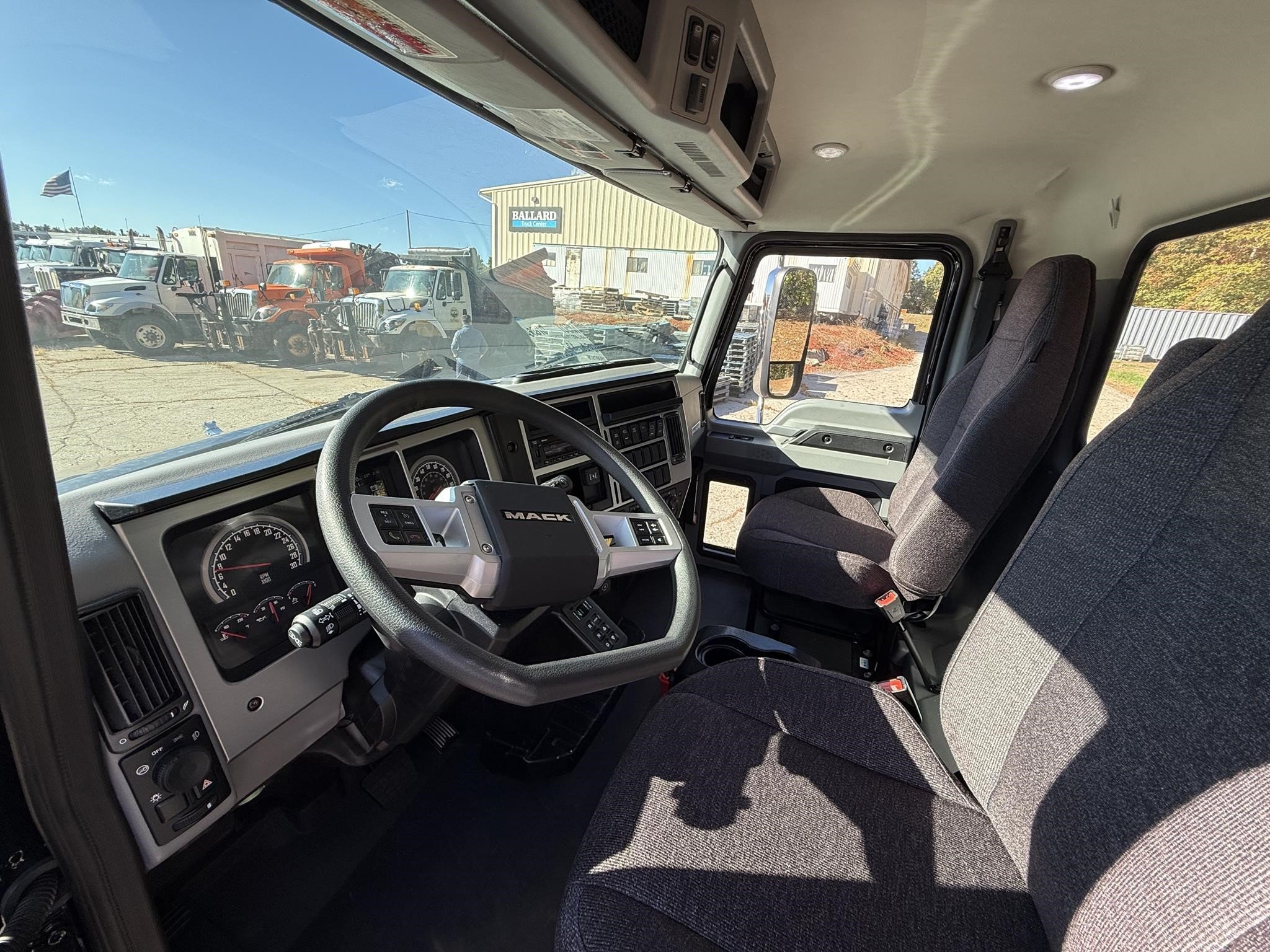 2026 MACK MD7 - image 5 of 6