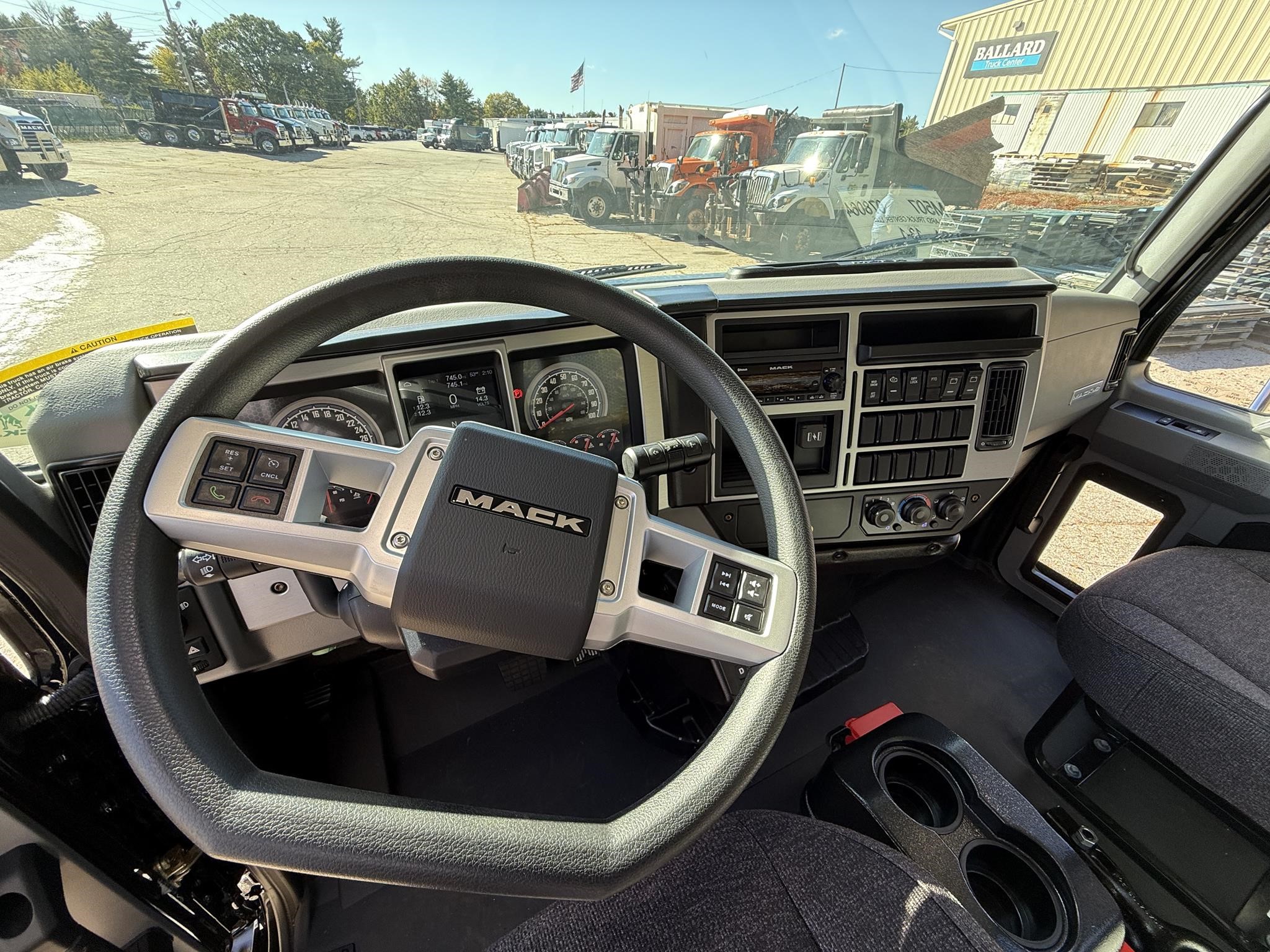 2026 MACK MD7 - image 6 of 6