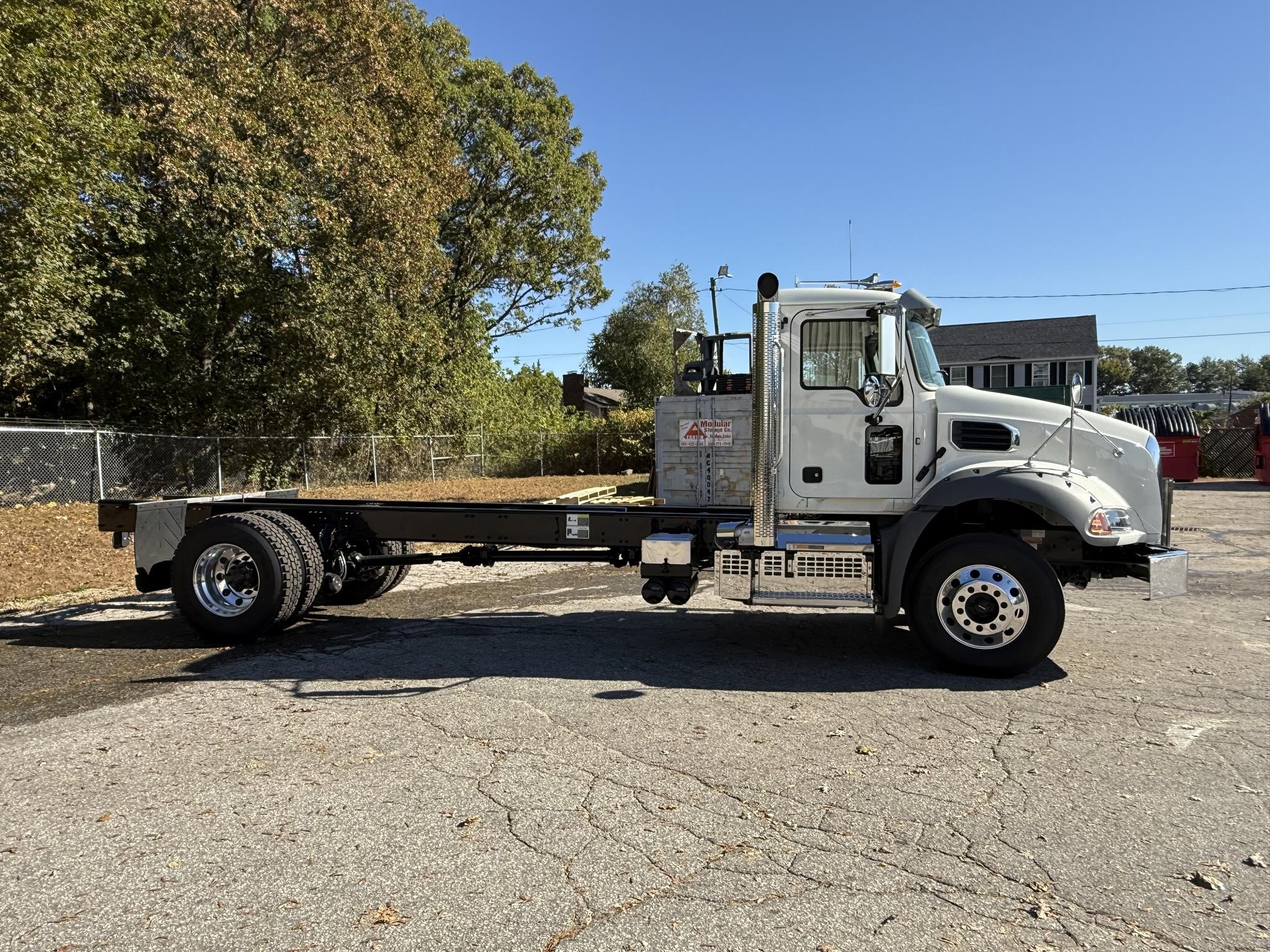 2025 MACK GRANITE 42BR - image 3 of 6