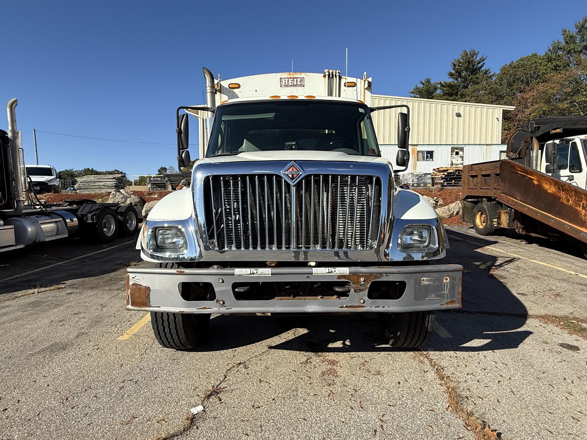 2007 INTERNATIONAL WORKSTAR 7400 - image 2 of 6
