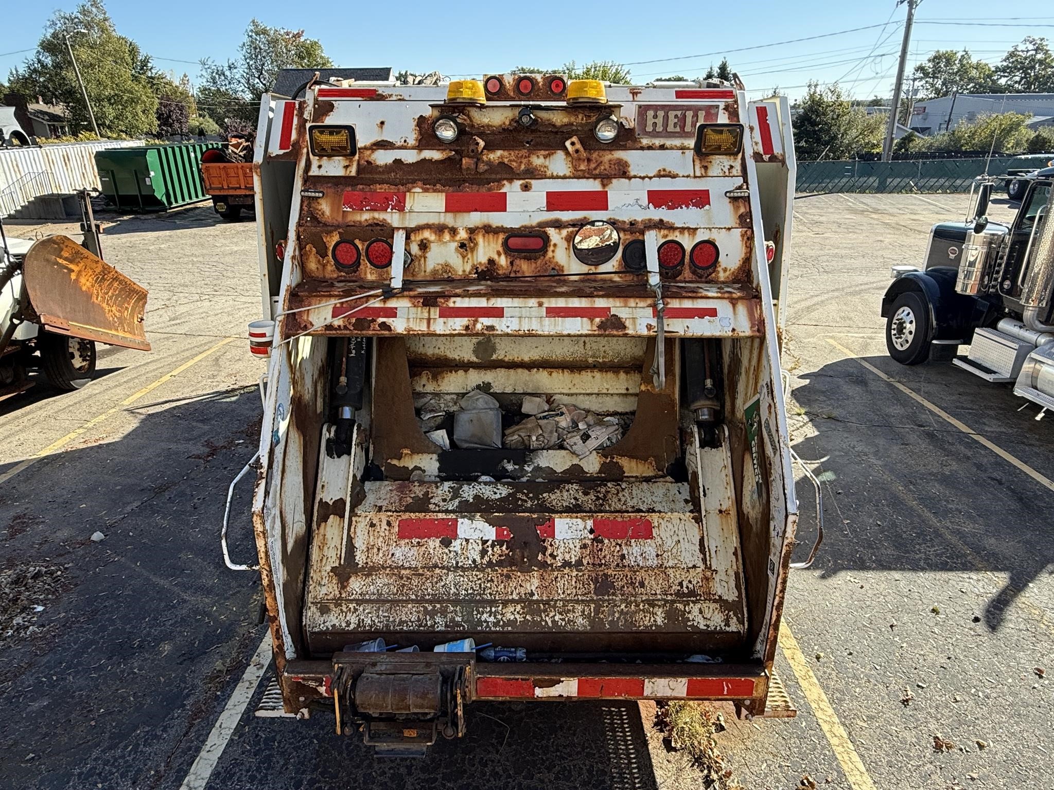 2007 INTERNATIONAL WORKSTAR 7400 - image 4 of 6