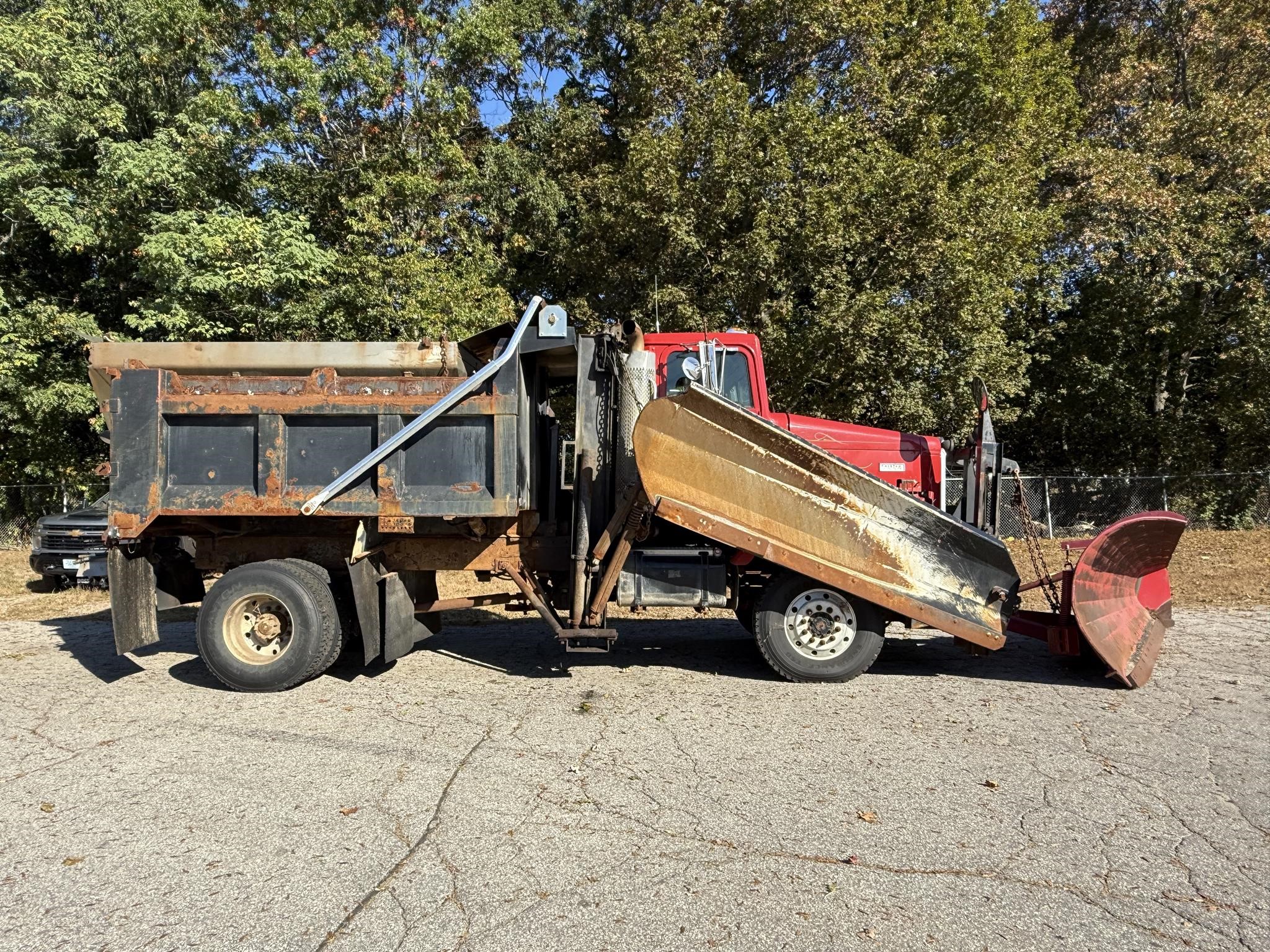 1999 INTERNATIONAL PAYSTAR 5070 - image 1 of 6