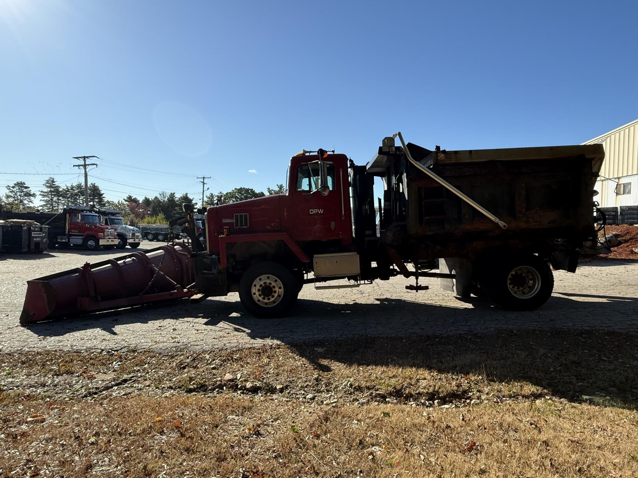 1999 INTERNATIONAL PAYSTAR 5070 - image 2 of 6