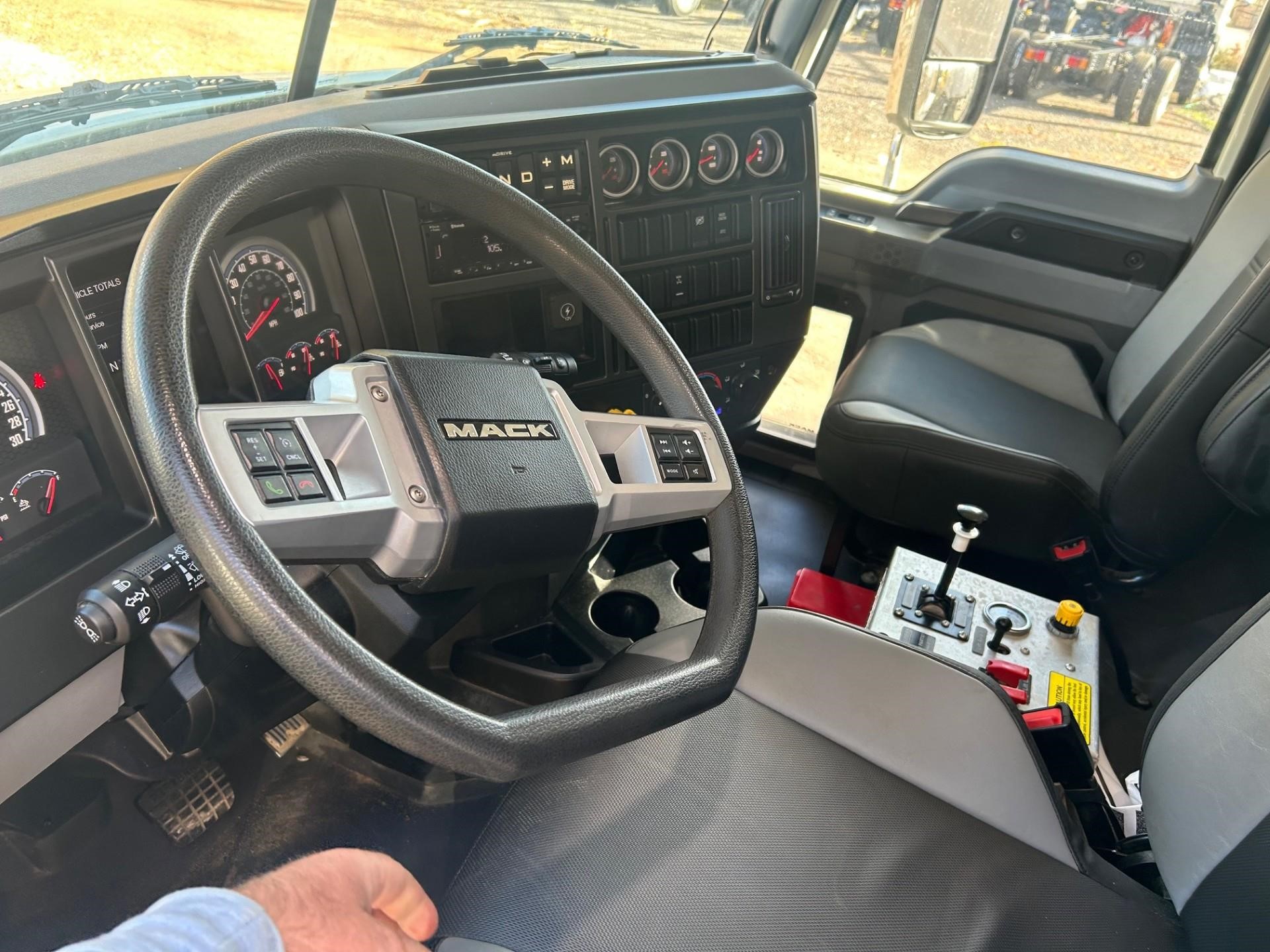 2025 MACK GRANITE 64FR - image 5 of 6