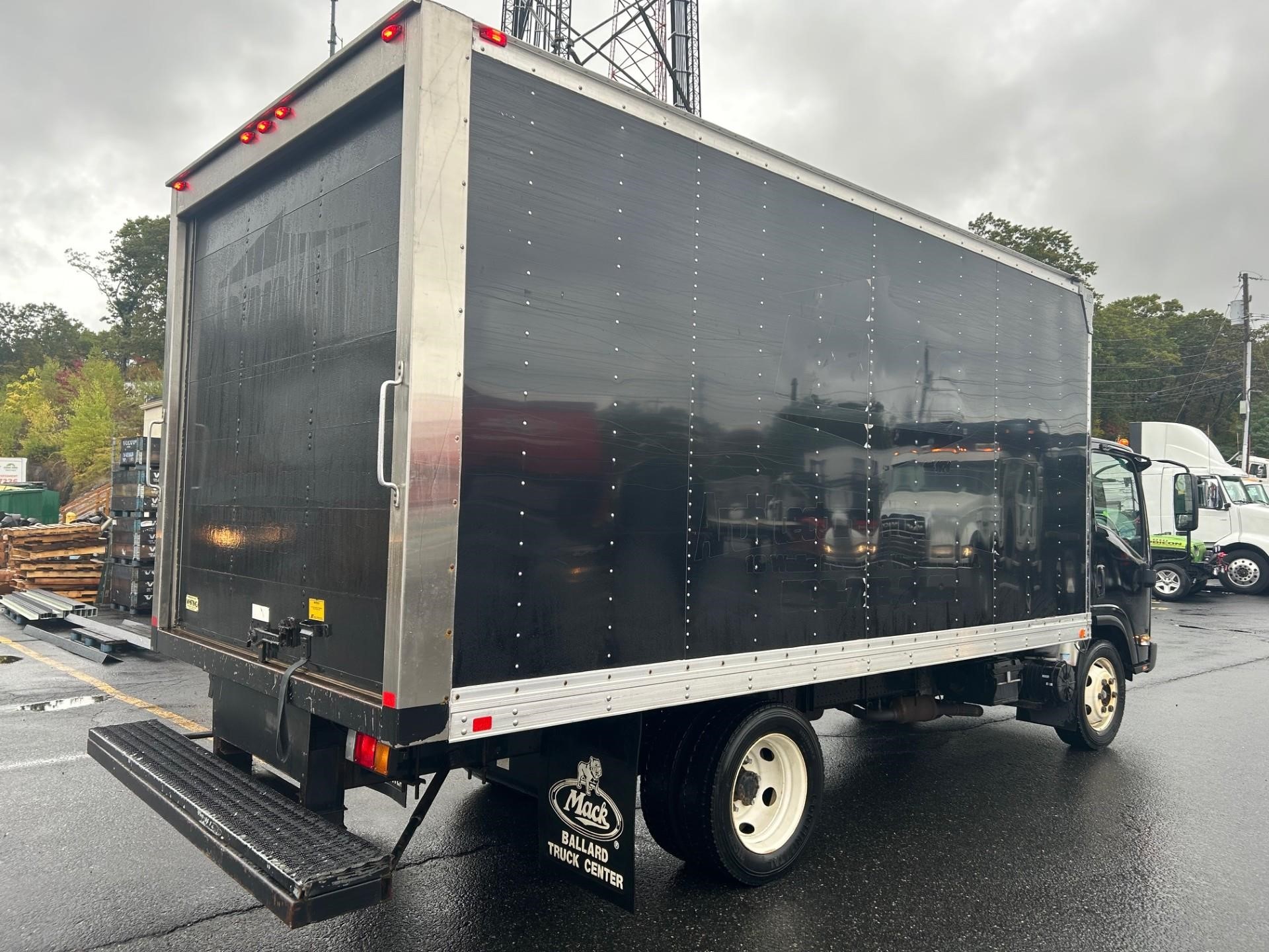 2016 ISUZU NPR HD - image 3 of 6