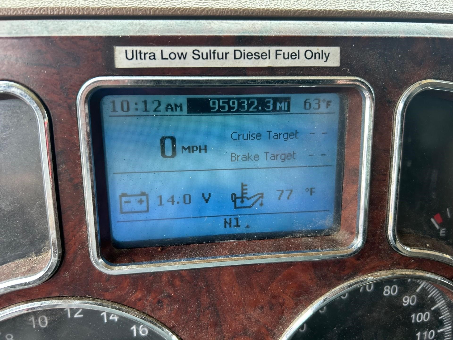 2018 MACK GRANITE GU713 - image 4 of 6